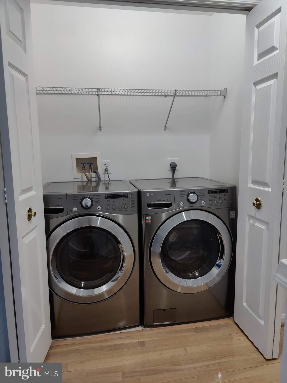 PARKWAY PLAZA - Residential Lease