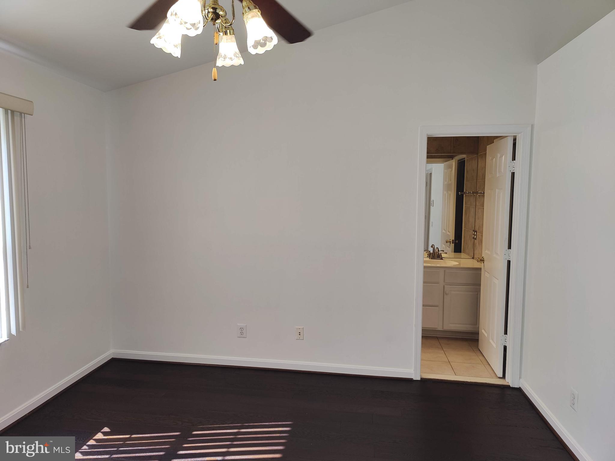 PARKWAY PLAZA - Residential Lease