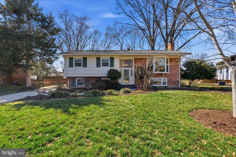 Photo of 1133 Anesbury Lane, ALEXANDRIA, VA 22308 (MLS # VAFX2293714)