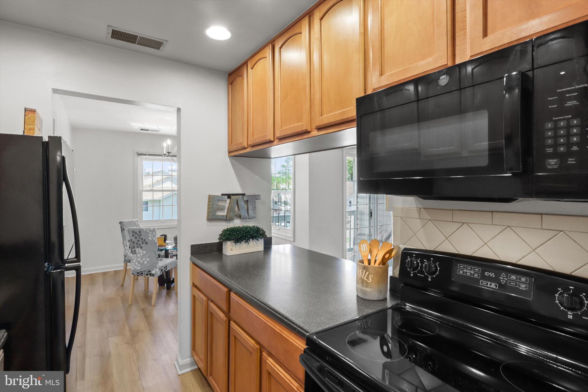 VILLAS AT COUNTRYSIDE - Residential Lease