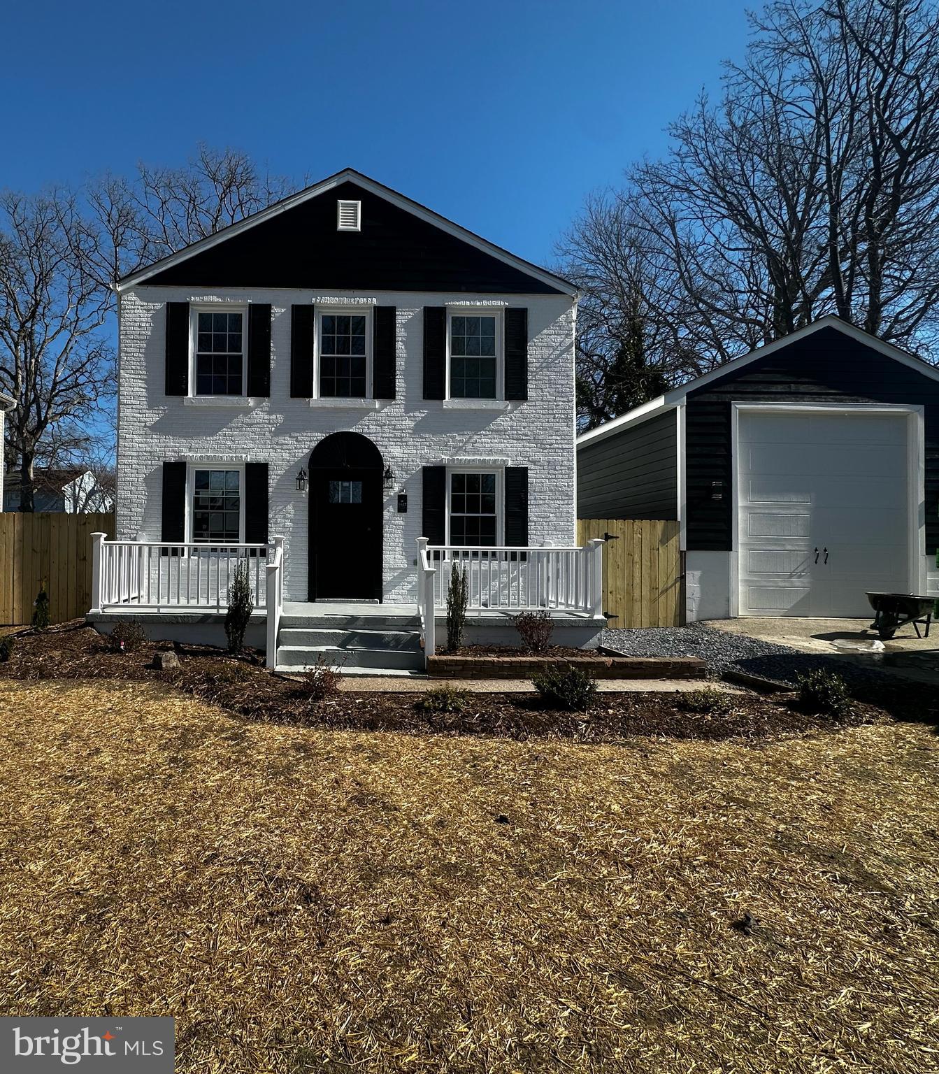 WOODLAND BEACH - Residential