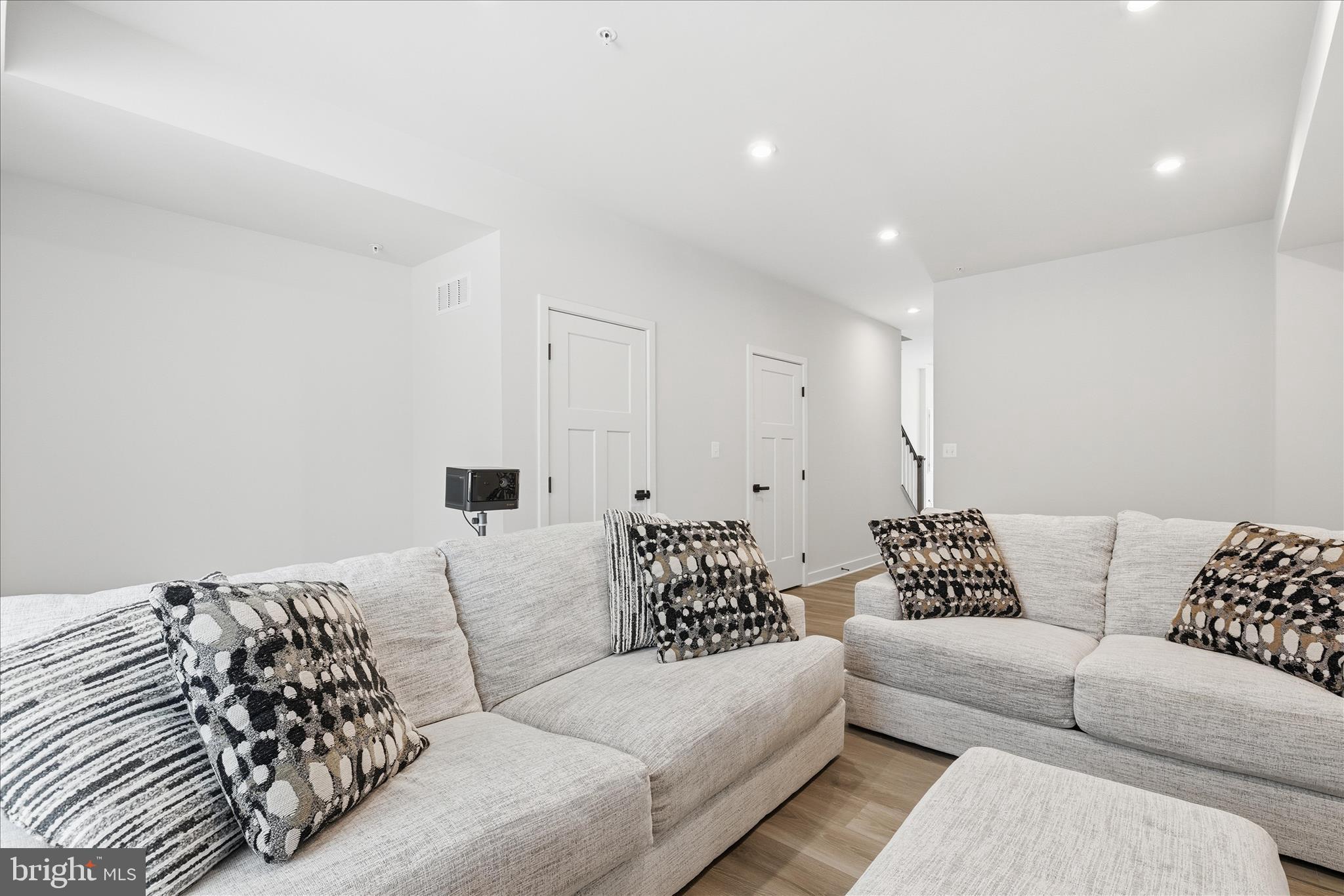 TANYARD SHORES - Residential