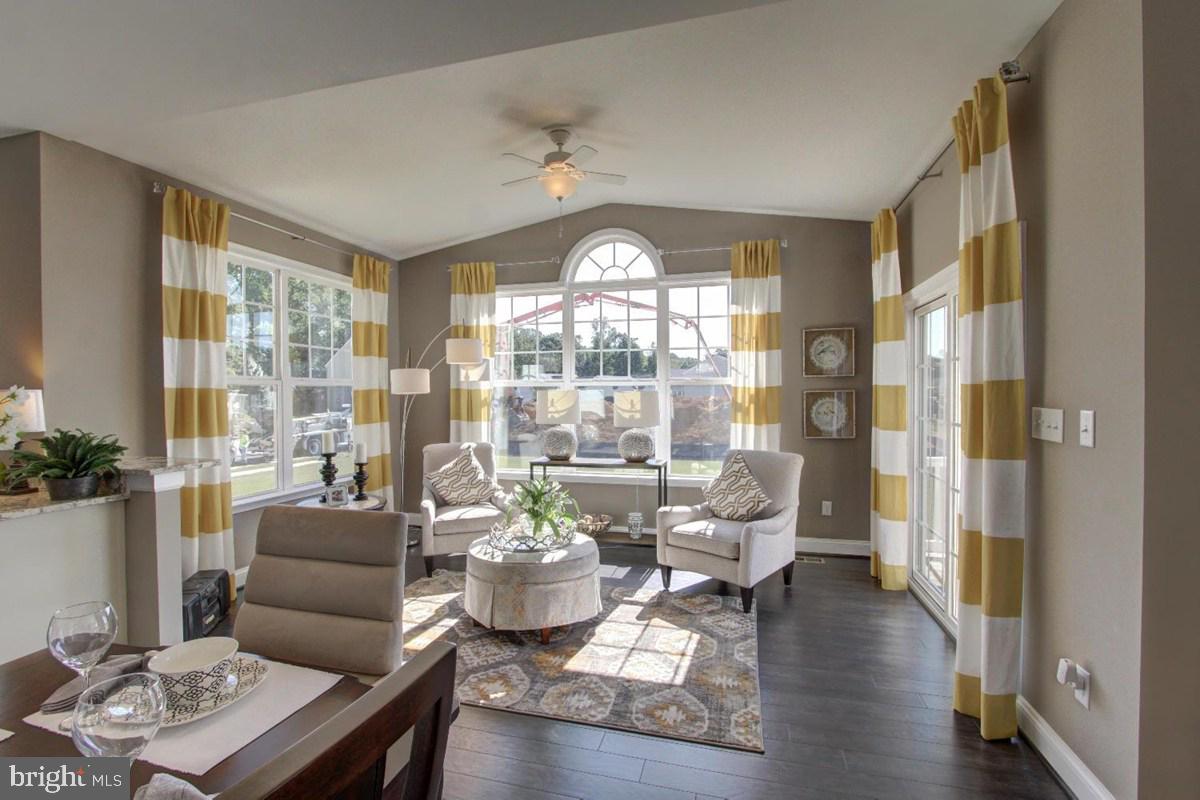 QUEEN ANNE COLONY - Residential