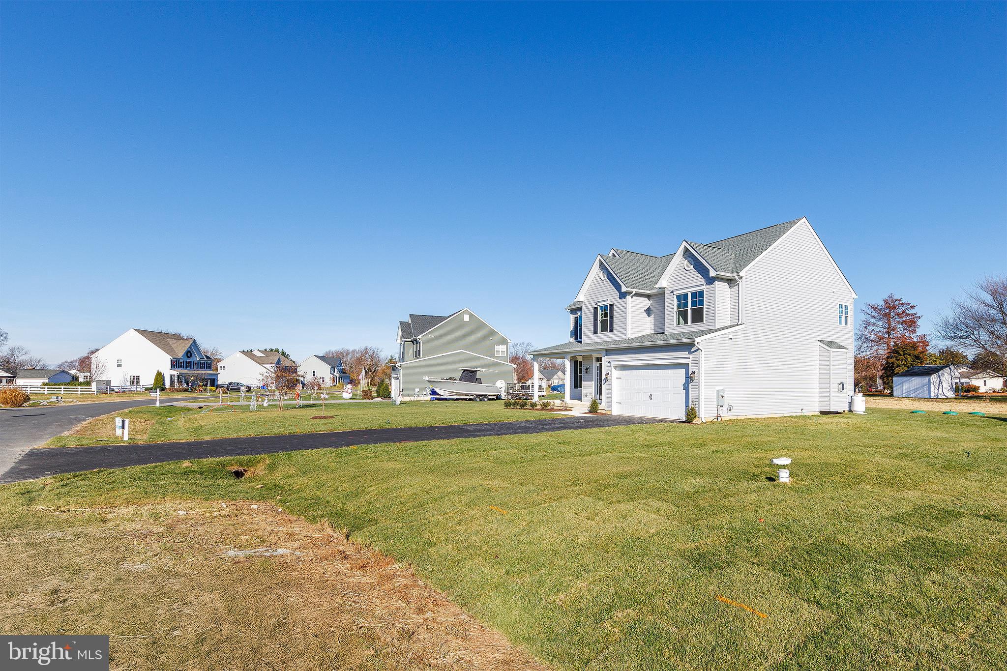 QUEEN ANNE COLONY - Residential