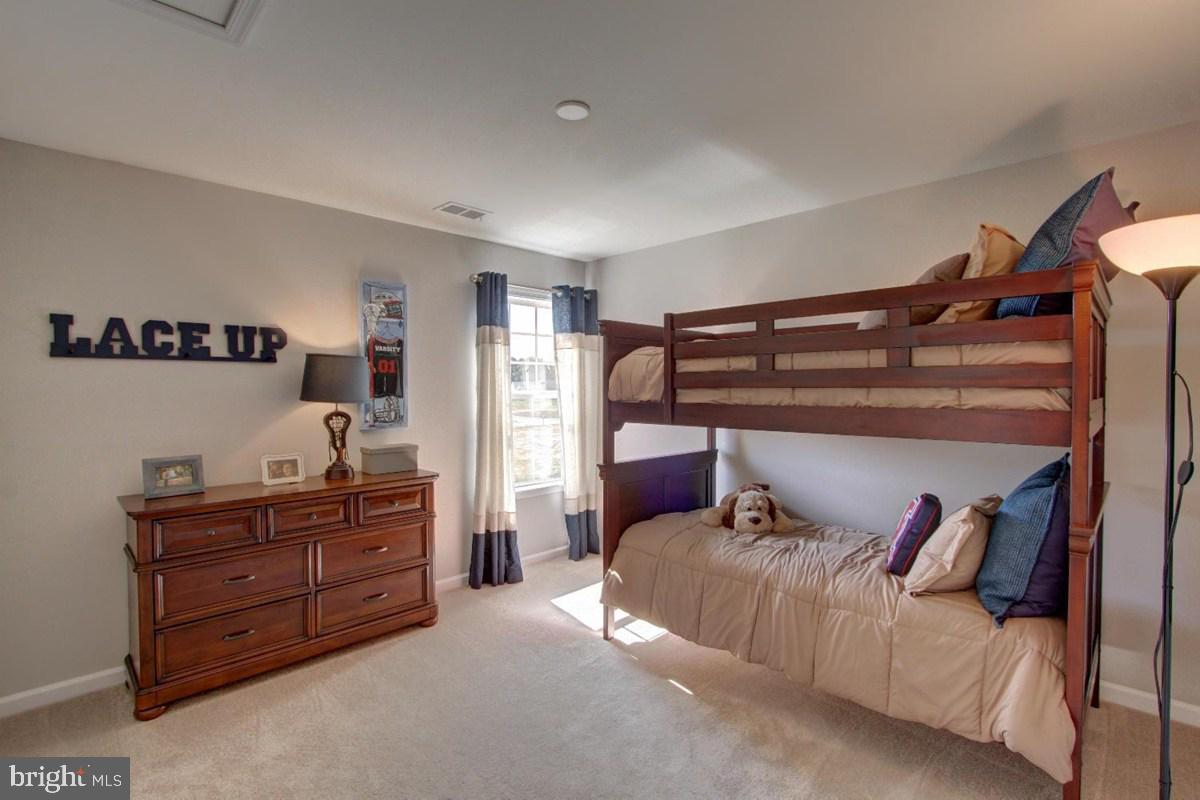 QUEEN ANNE COLONY - Residential