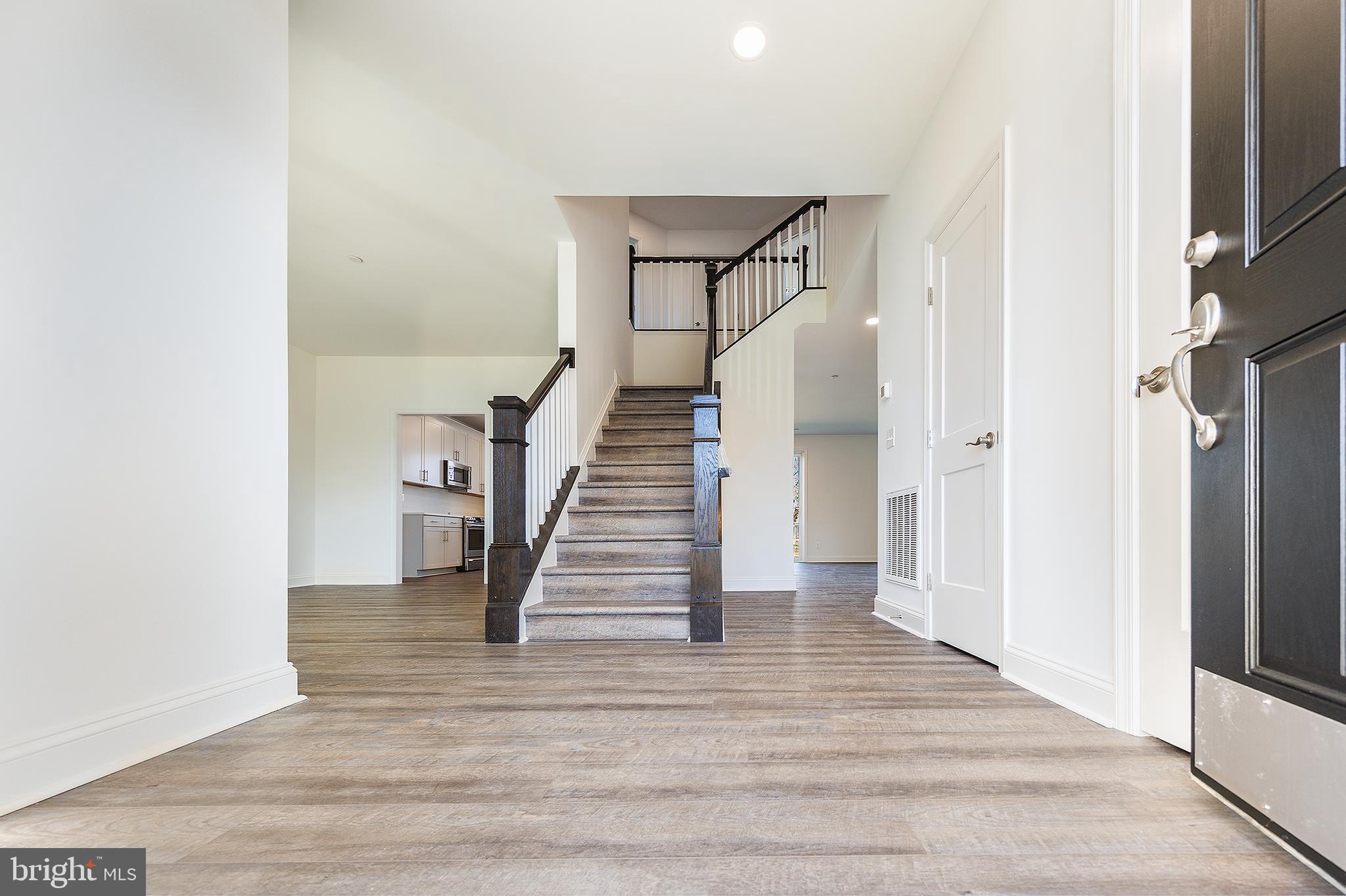 QUEEN ANNE COLONY - Residential