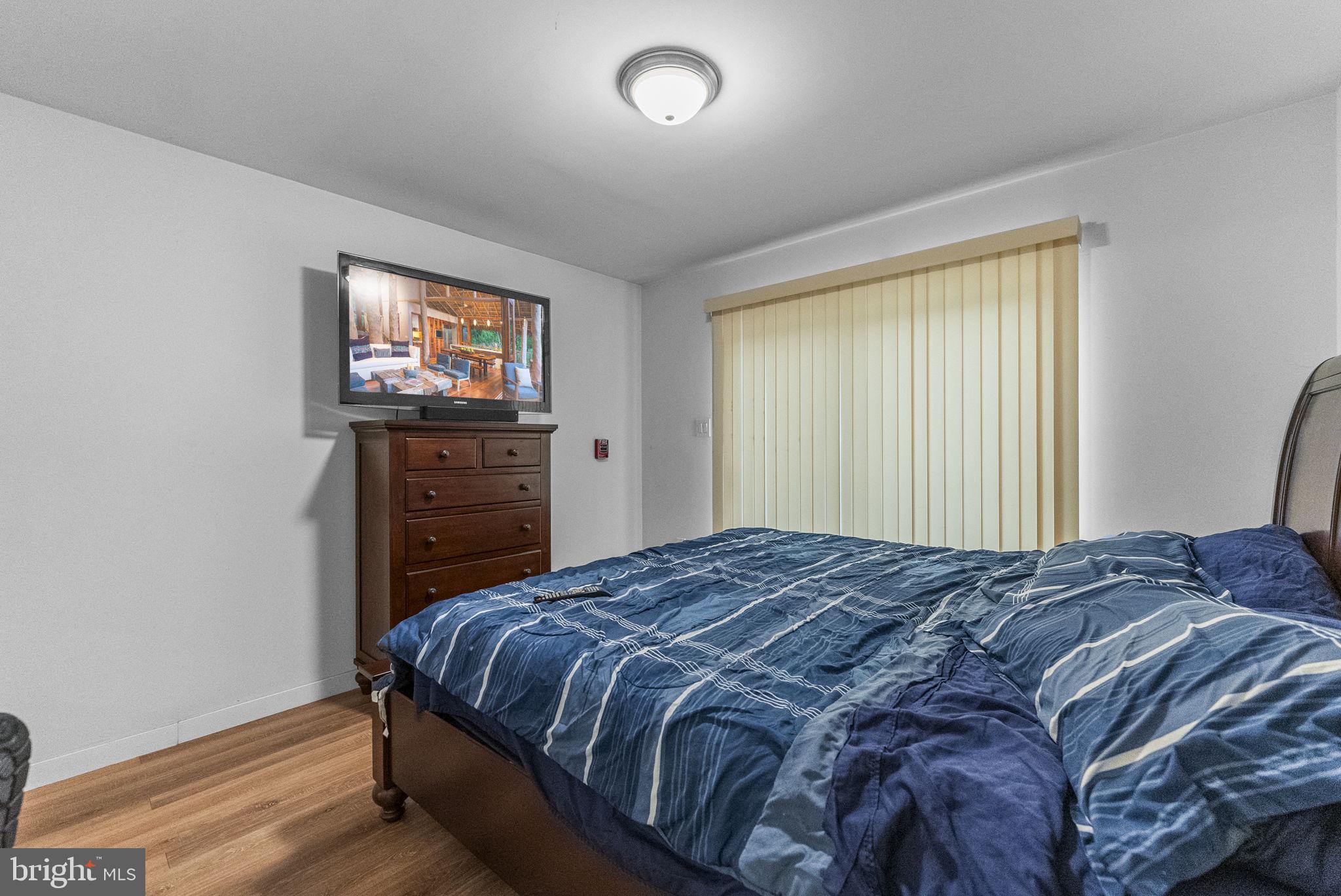 PHILADELPHIA (NORTH) - Commercial Sale