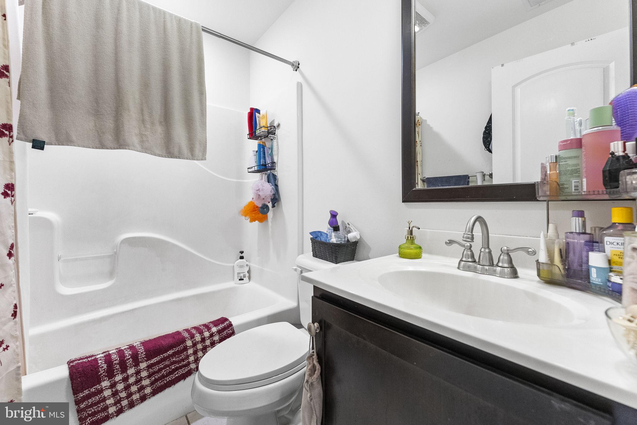 PHILADELPHIA (NORTH) - Commercial Sale