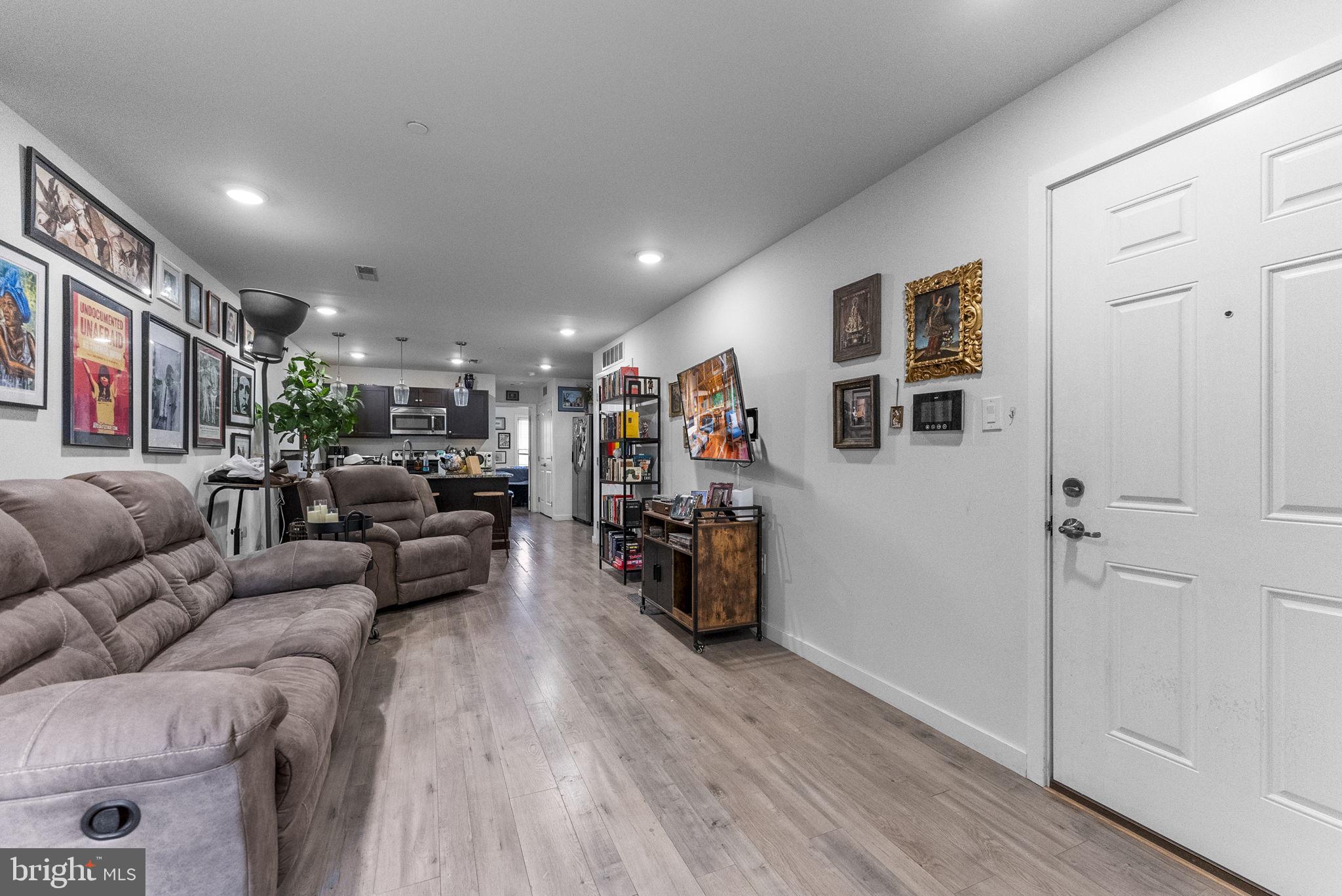 PHILADELPHIA (NORTH) - Commercial Sale