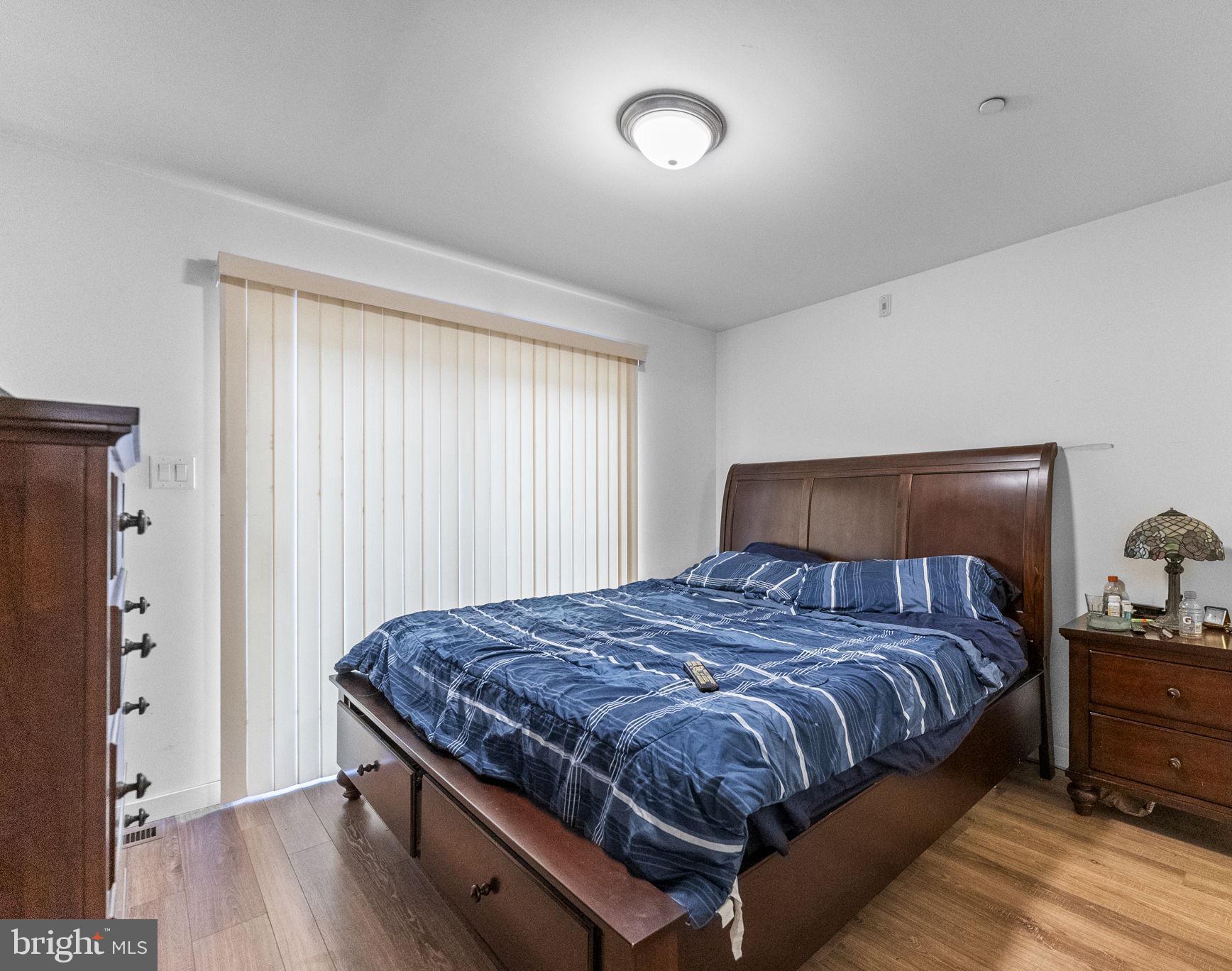 PHILADELPHIA (NORTH) - Commercial Sale