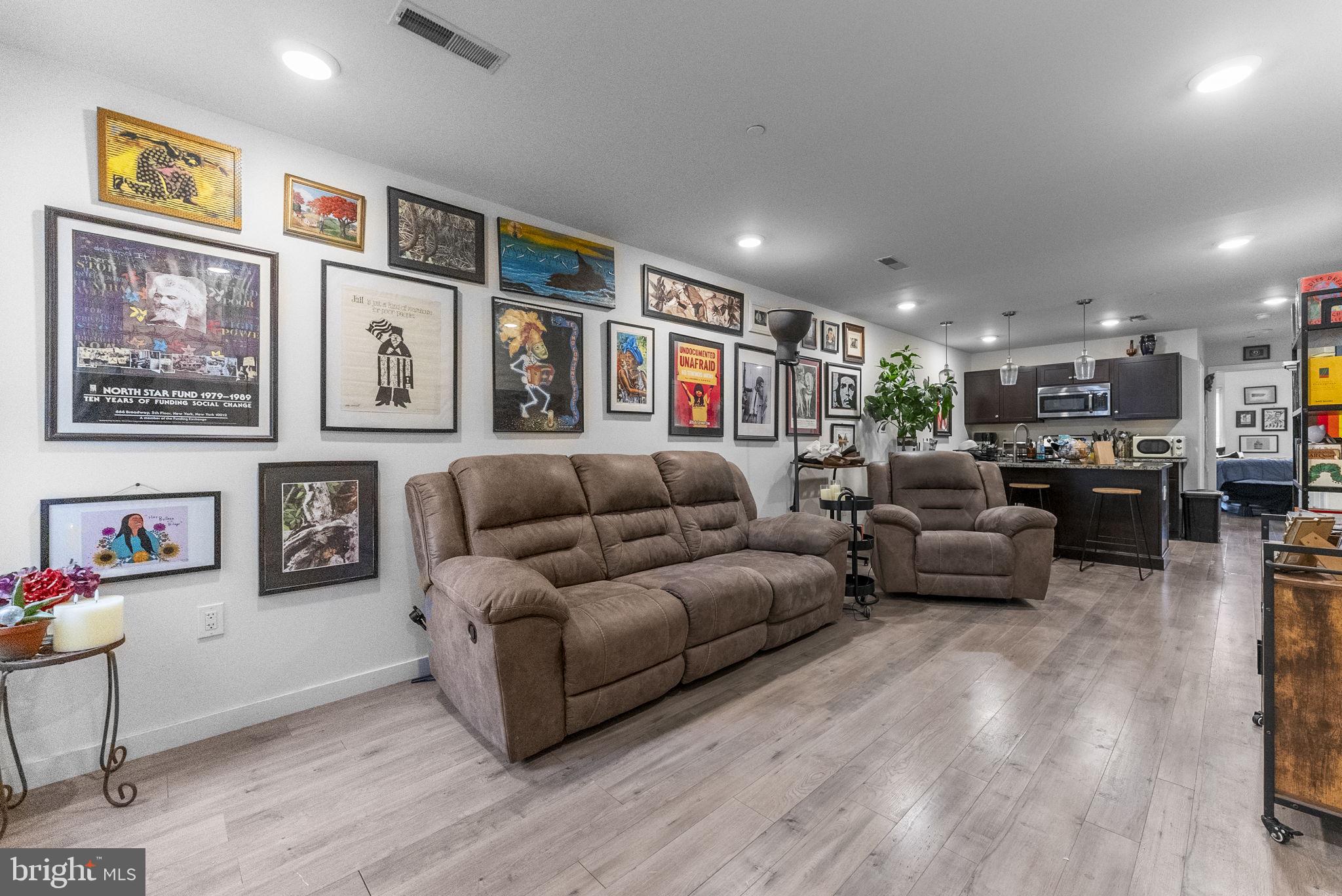 PHILADELPHIA (NORTH) - Commercial Sale