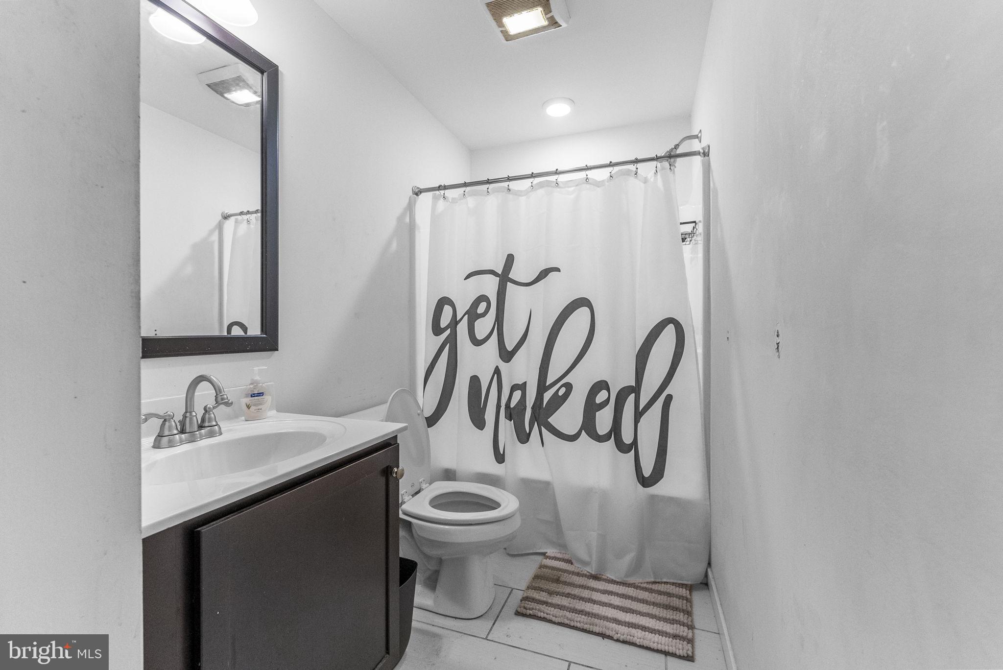 PHILADELPHIA (NORTH) - Commercial Sale