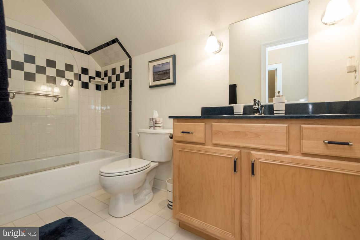 EASTPORT - Residential