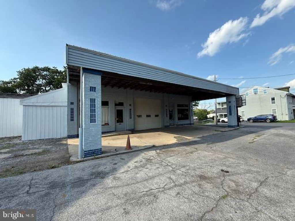 Photo of 127 E Cumberland Street, LEBANON, PA 17046 (MLS # PALN2019972)