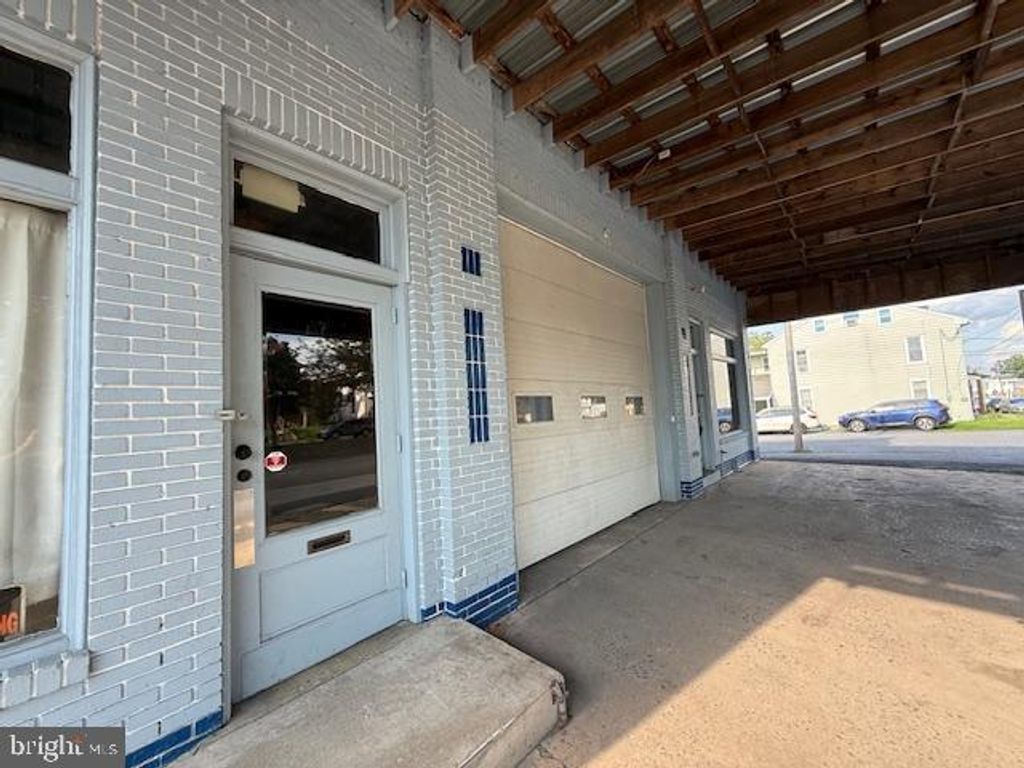 Photo of 127 E Cumberland Street, LEBANON, PA 17046 (MLS # PALN2019972)