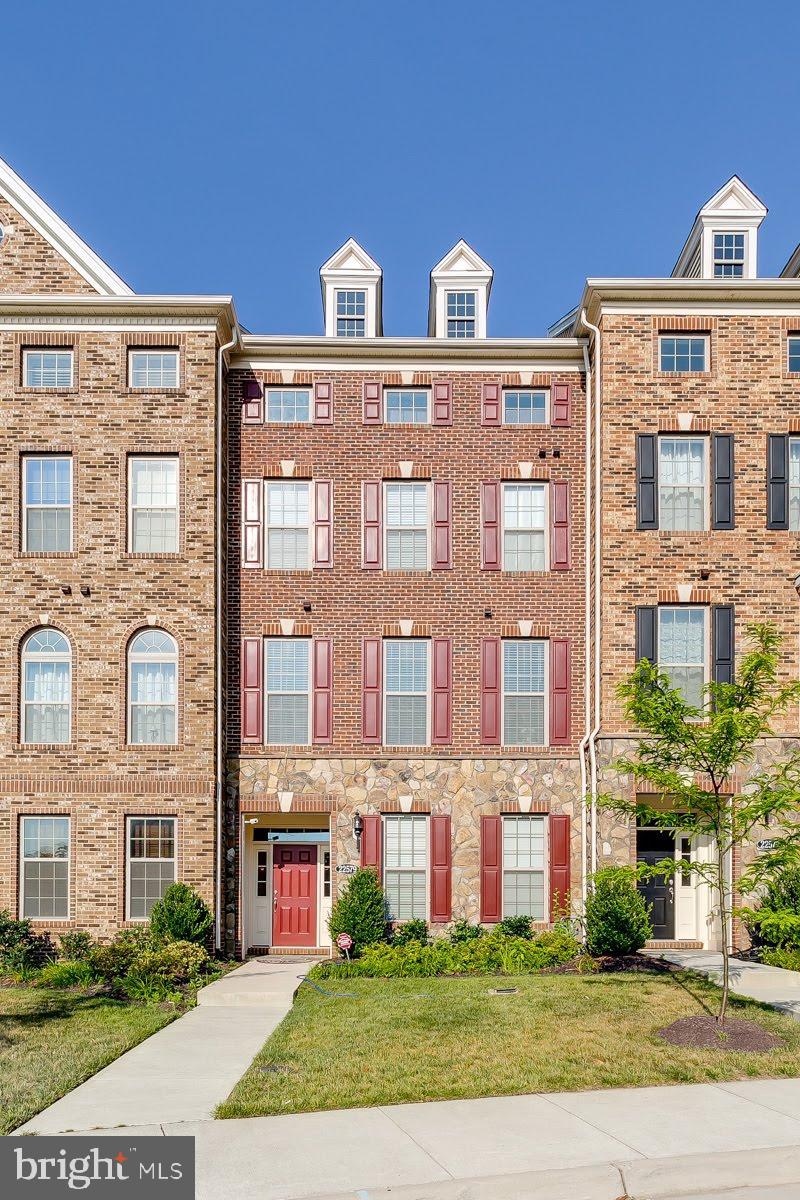 MOOREFIELD STATION - Residential Lease