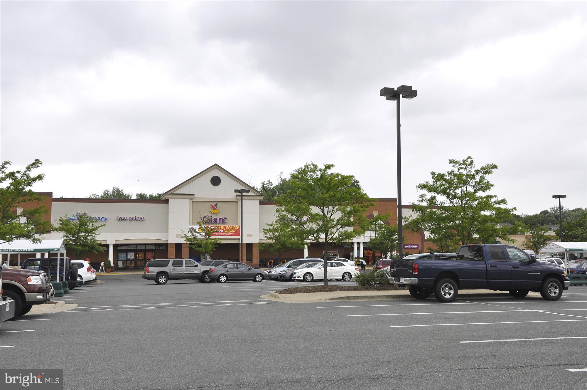 WILLOWS OF POTOMAC - Residential