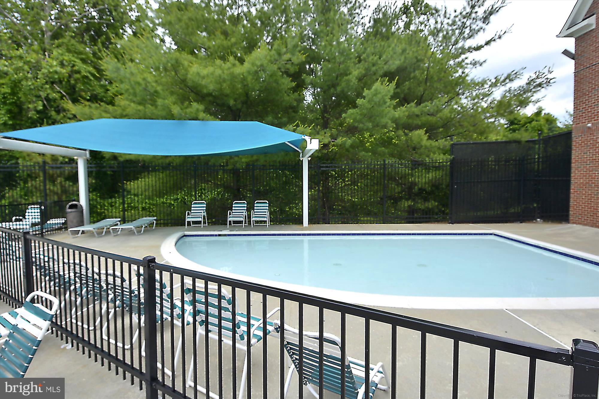 WILLOWS OF POTOMAC - Residential