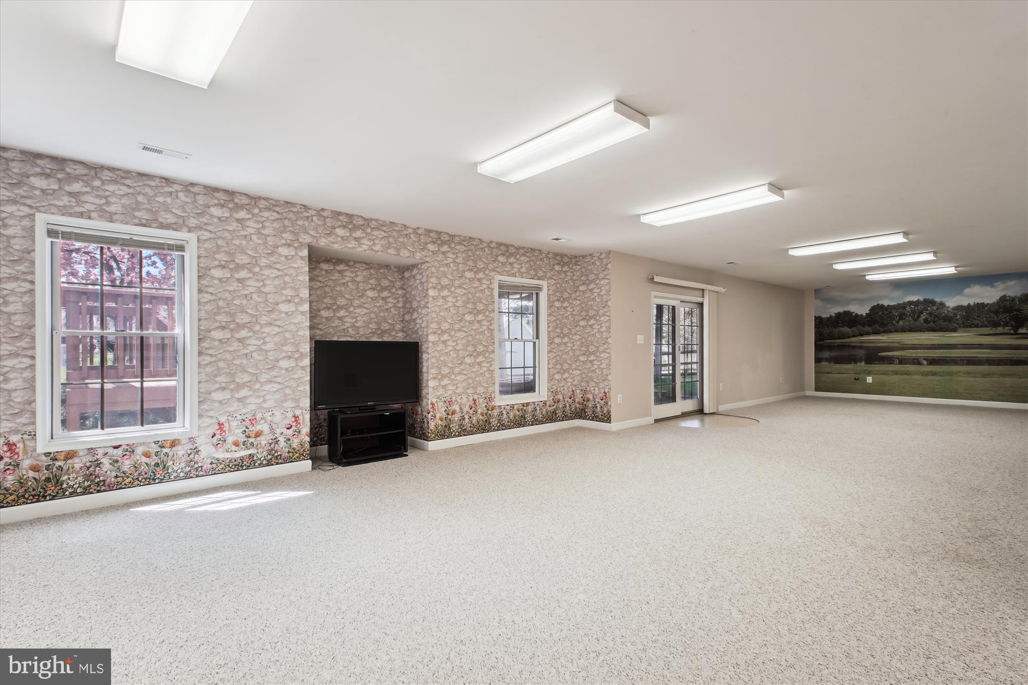 WILLOWS OF POTOMAC - Residential