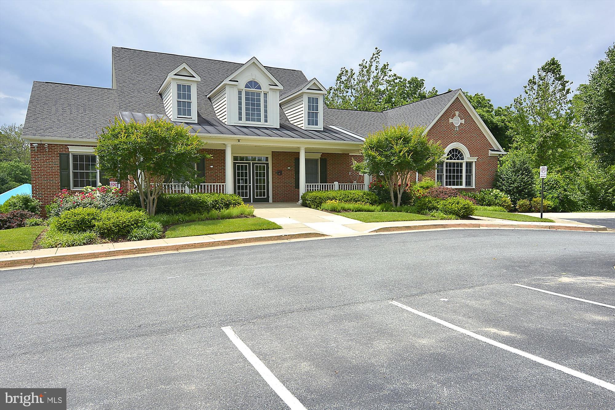 WILLOWS OF POTOMAC - Residential