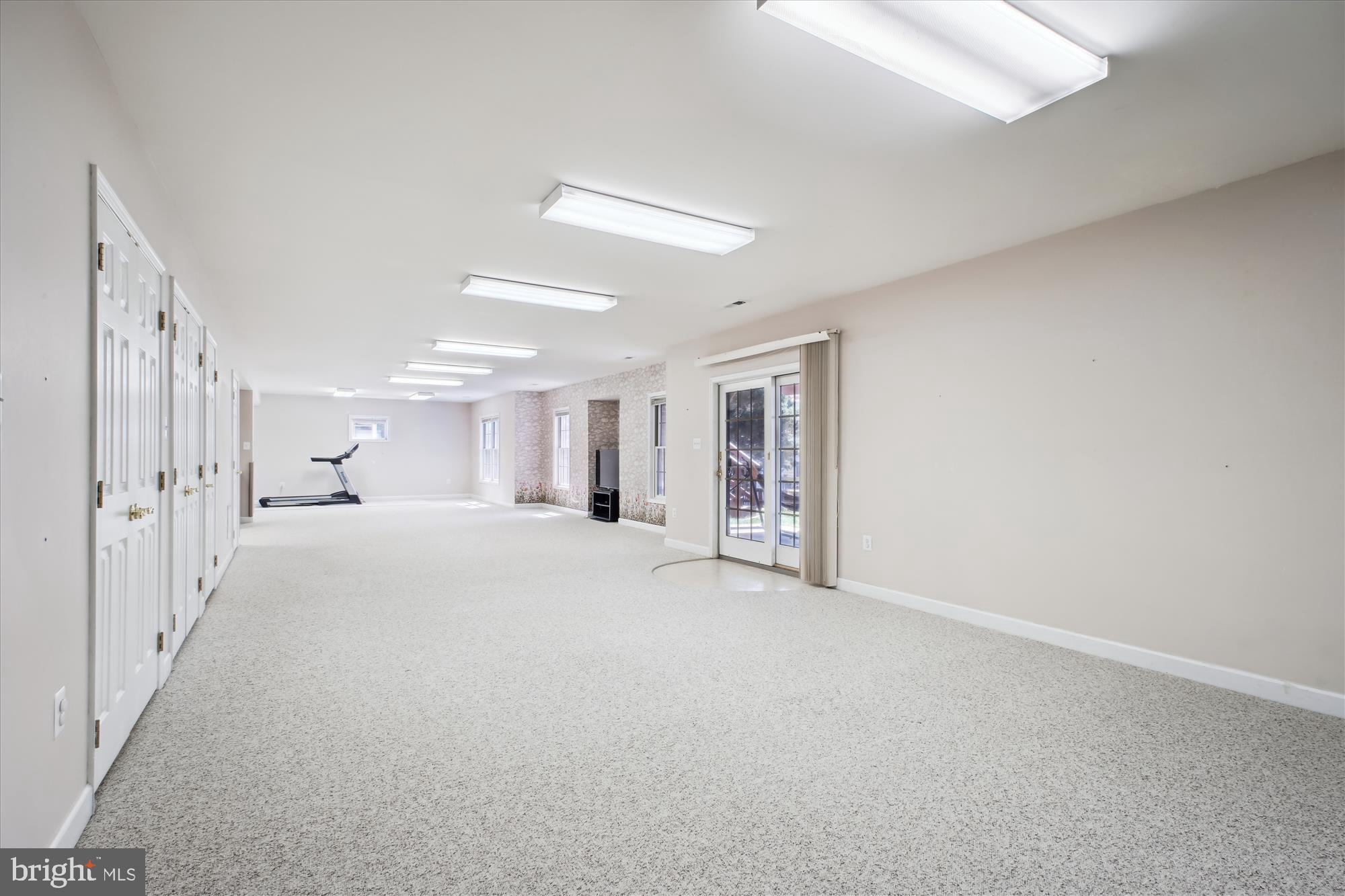 WILLOWS OF POTOMAC - Residential