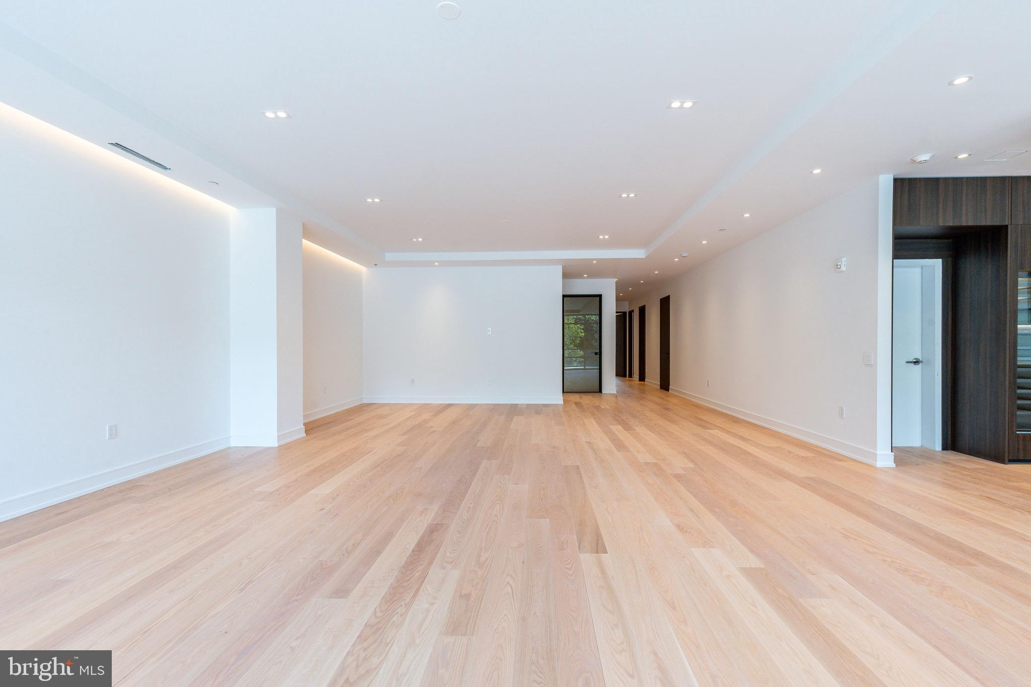 WASHINGTON SQ - Residential