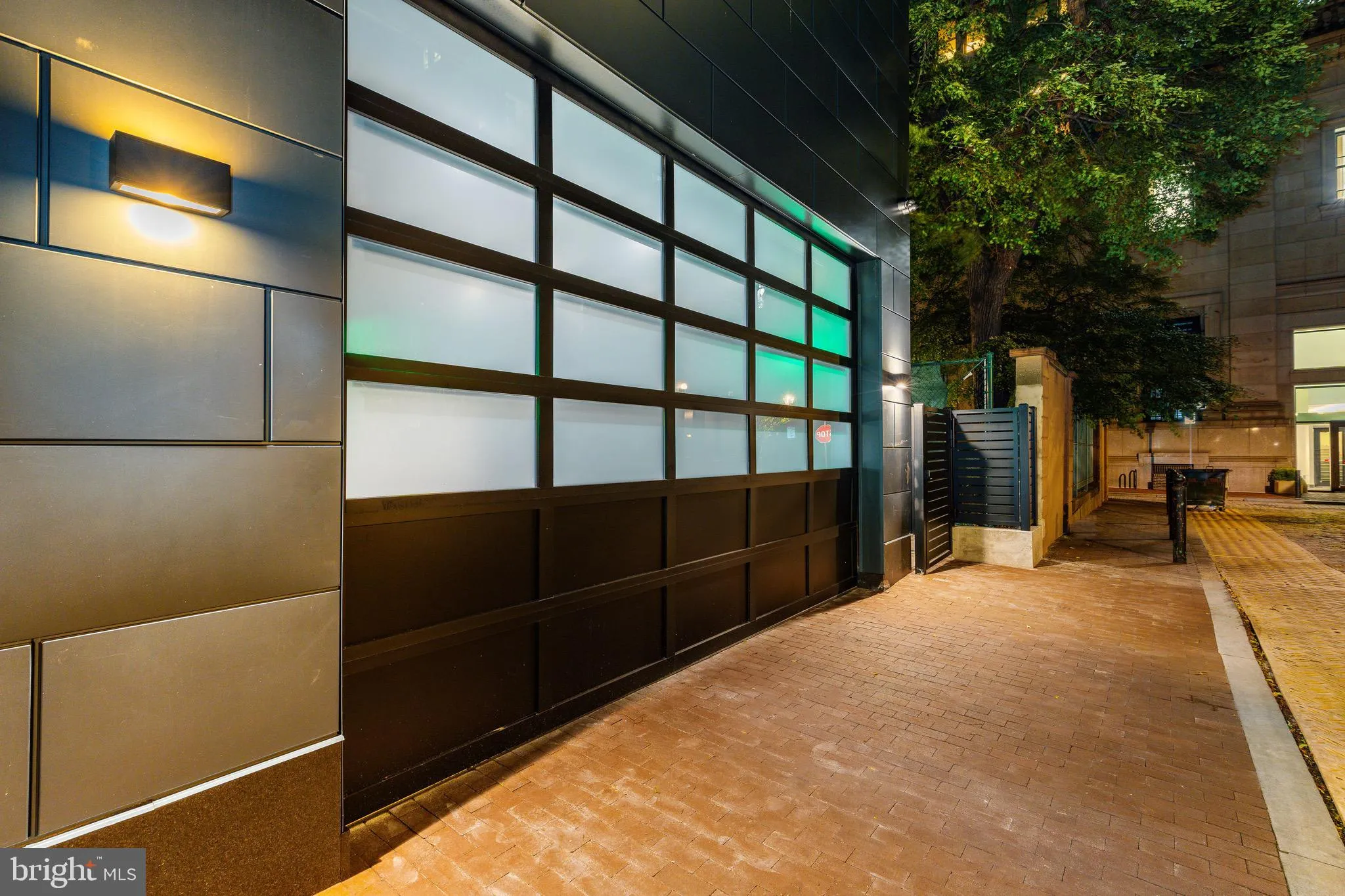 Philadelphia, Pennsylvania 19106, United States, 3 Bedrooms Bedrooms, ,4 BathroomsBathrooms,Residential,Active,121073