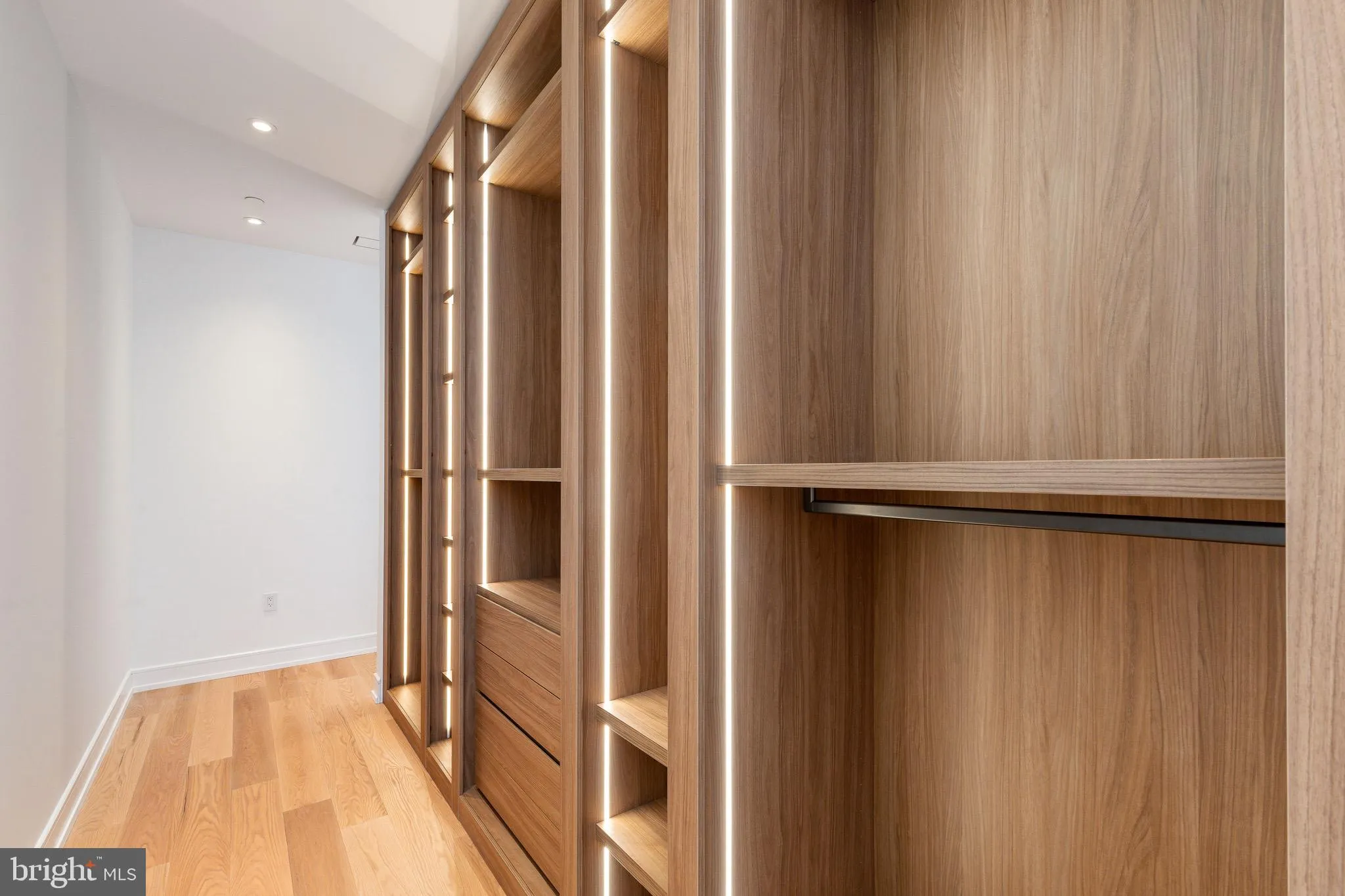 Philadelphia, Pennsylvania 19106, United States, 3 Bedrooms Bedrooms, ,4 BathroomsBathrooms,Residential,Active,121073