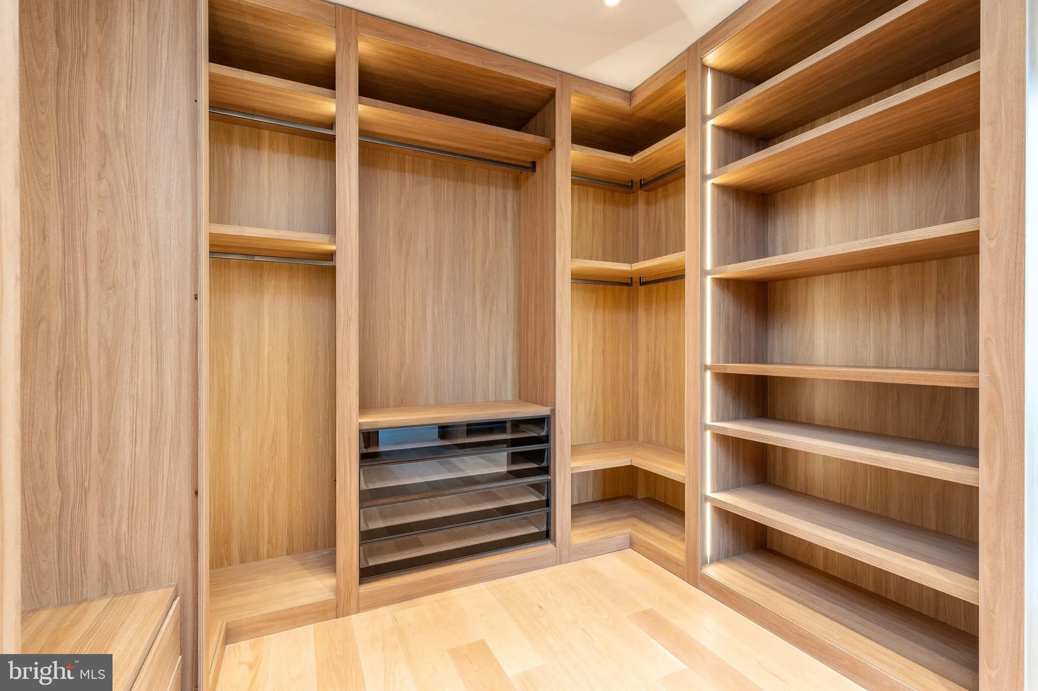 Philadelphia, Pennsylvania 19106, United States, 3 Bedrooms Bedrooms, ,4 BathroomsBathrooms,Residential,Active,121073