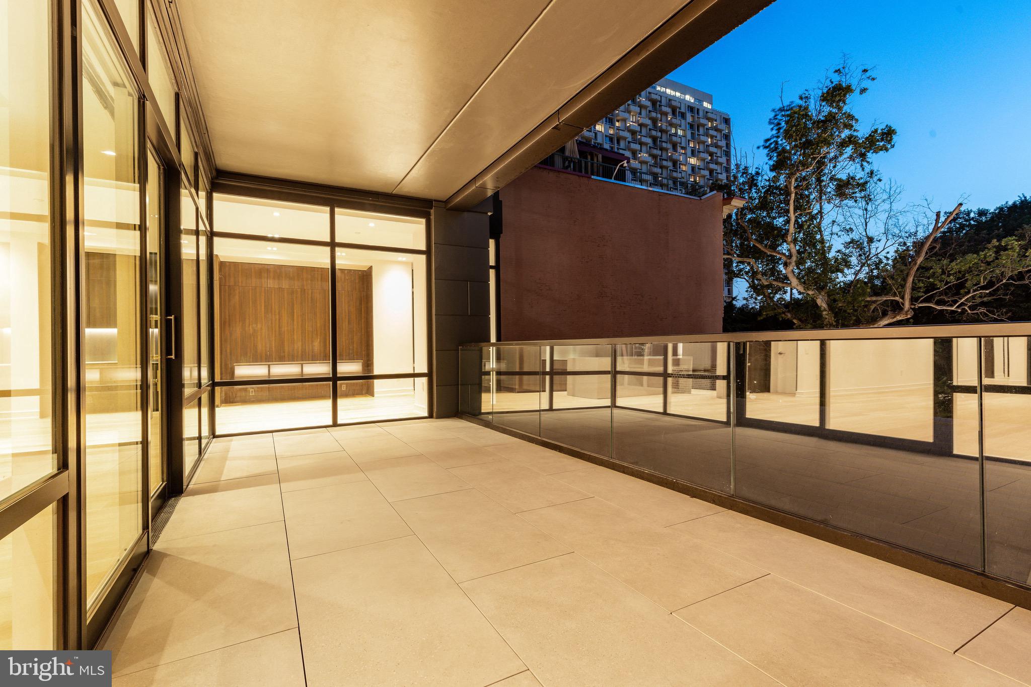 WASHINGTON SQ - Residential