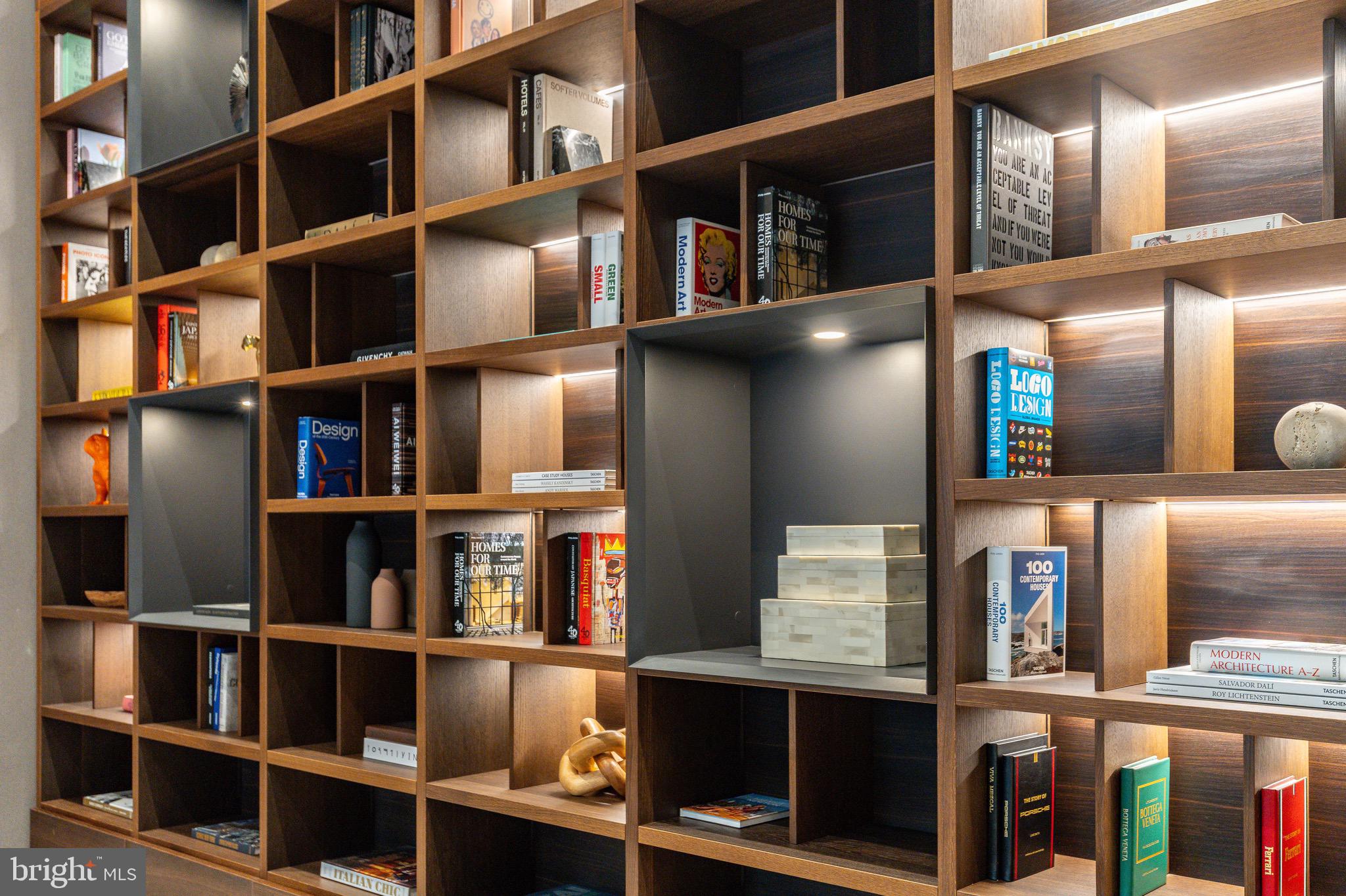 WASHINGTON SQ - Residential