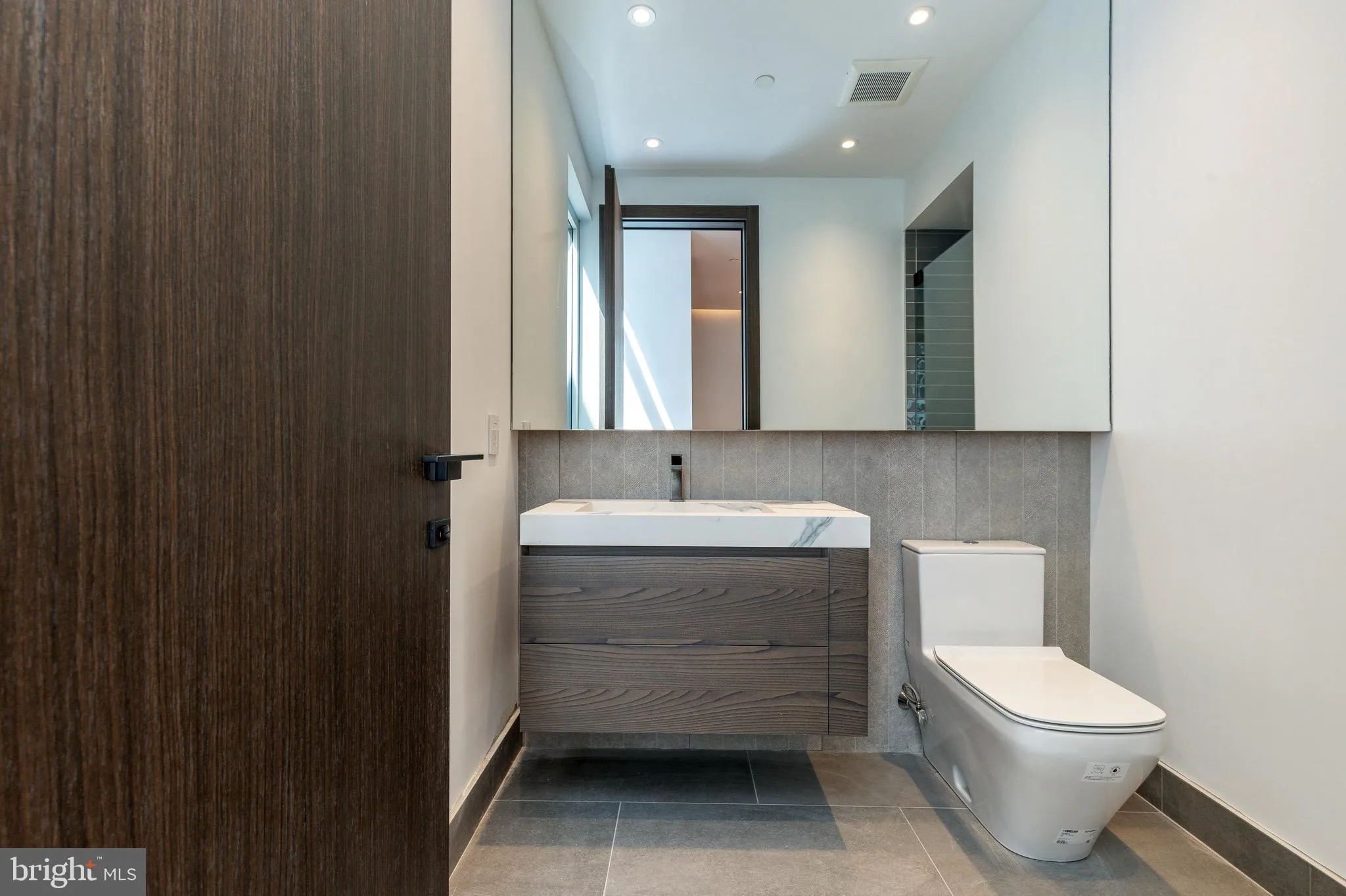 Philadelphia, Pennsylvania 19106, United States, 3 Bedrooms Bedrooms, ,4 BathroomsBathrooms,Residential,Active,121073