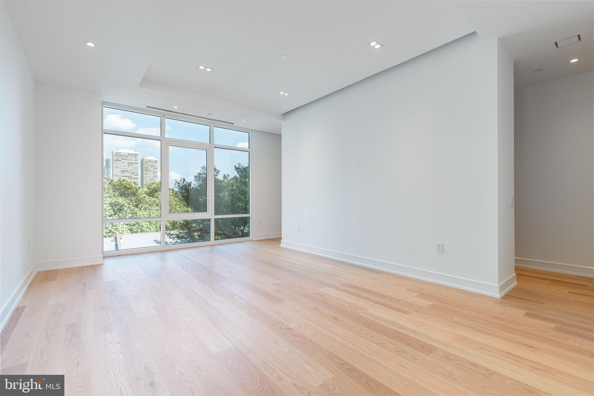 WASHINGTON SQ - Residential