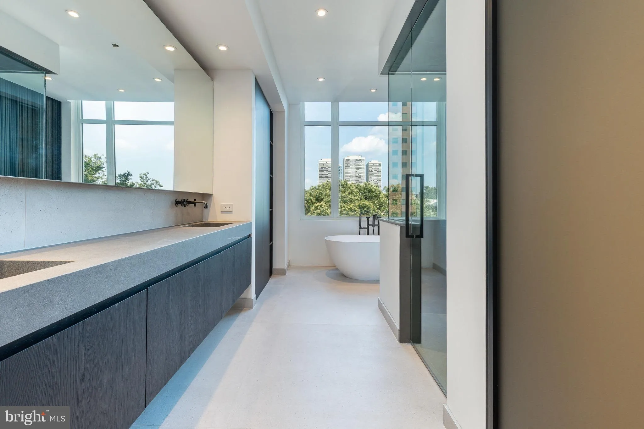 Philadelphia, Pennsylvania 19106, United States, 3 Bedrooms Bedrooms, ,4 BathroomsBathrooms,Residential,Active,121073