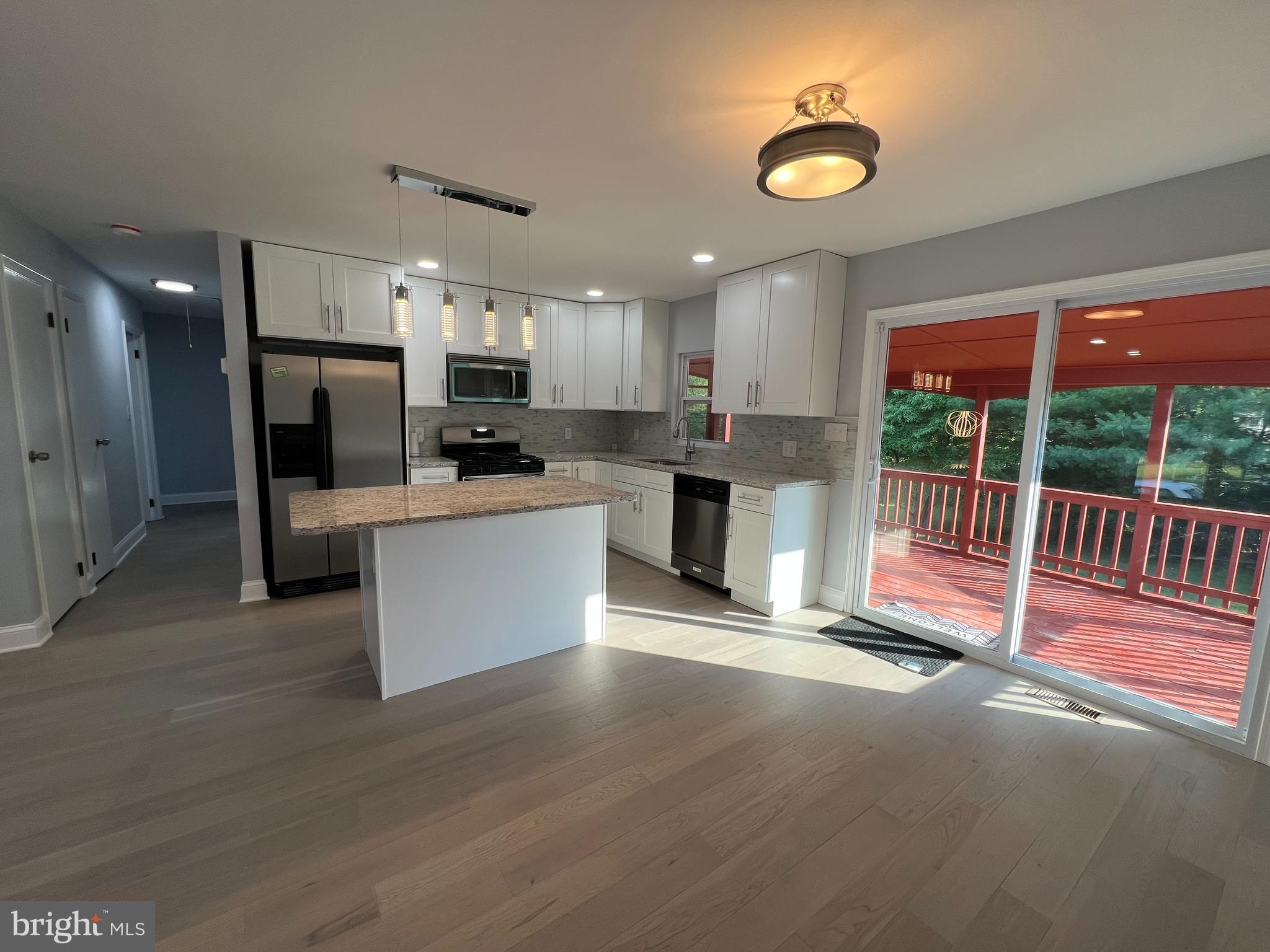 SUBURBIA - Residential