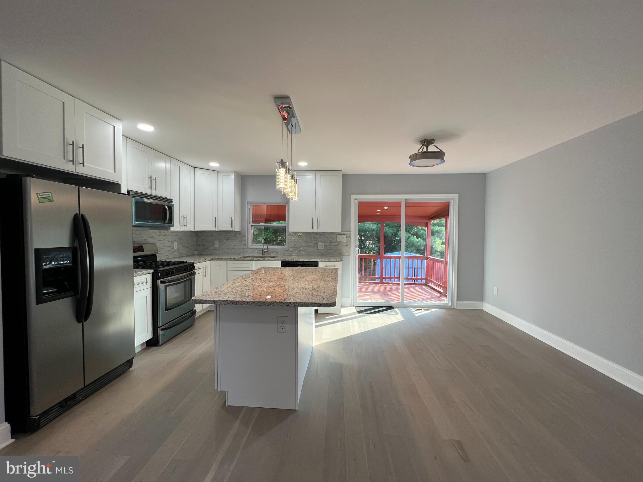 SUBURBIA - Residential