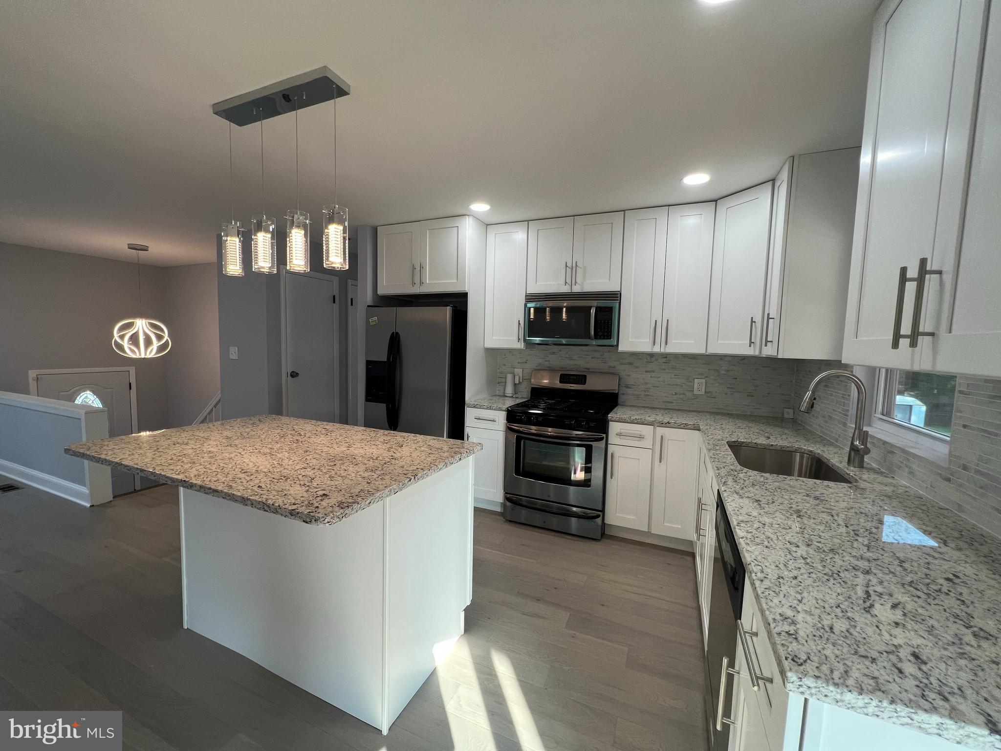 SUBURBIA - Residential