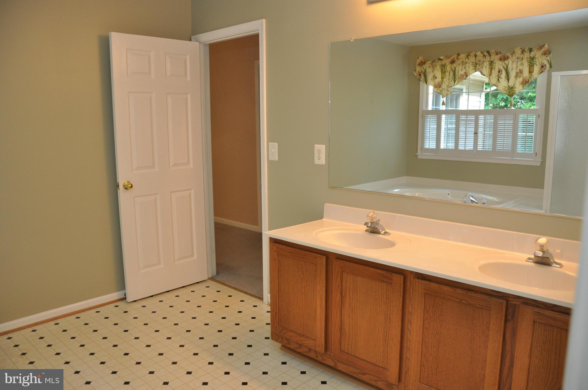 BARRINGTON OAKS - Residential