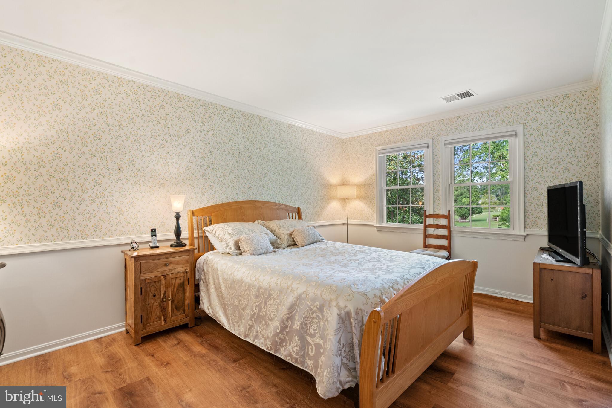 LAWNVALE ESTATES - Residential