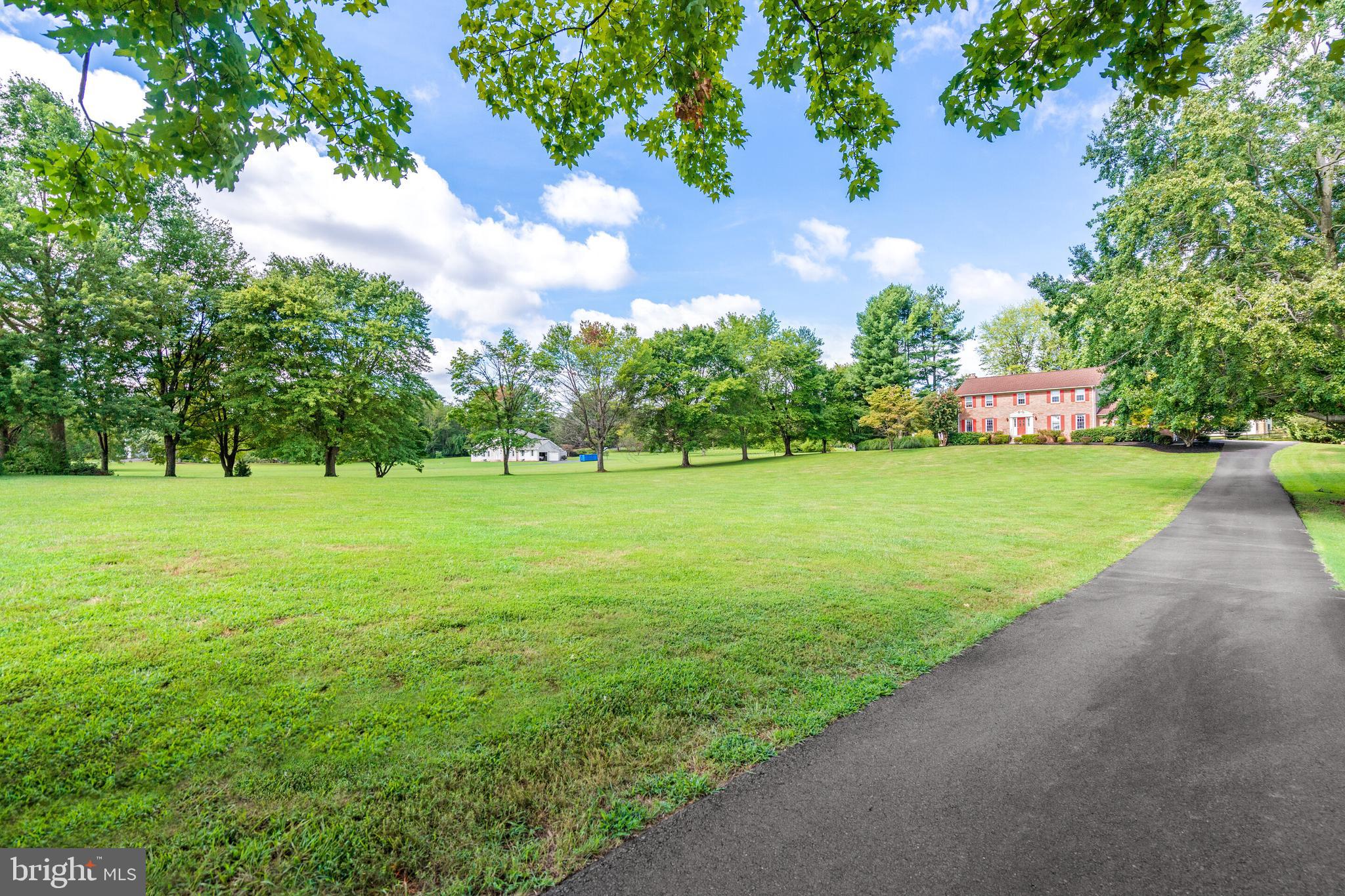 LAWNVALE ESTATES - Residential