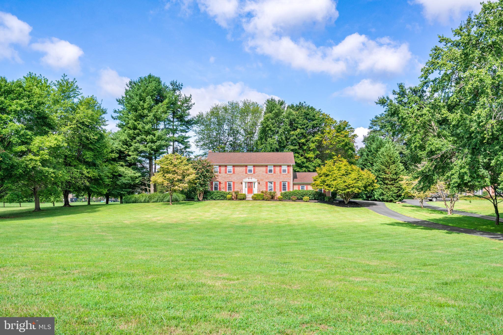 LAWNVALE ESTATES - Residential