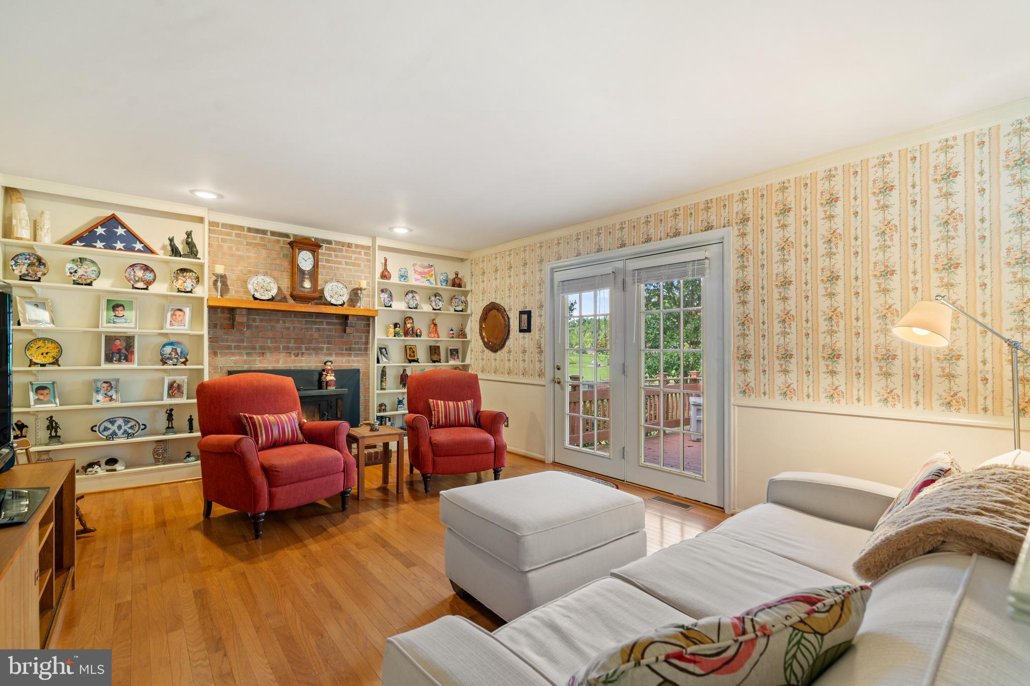 LAWNVALE ESTATES - Residential