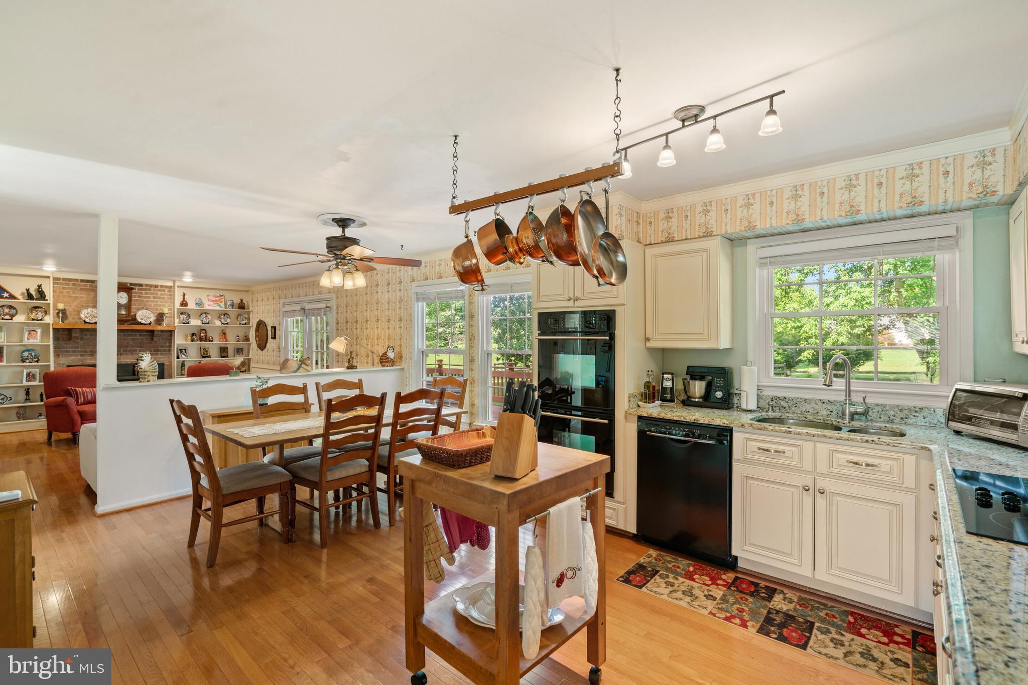 LAWNVALE ESTATES - Residential