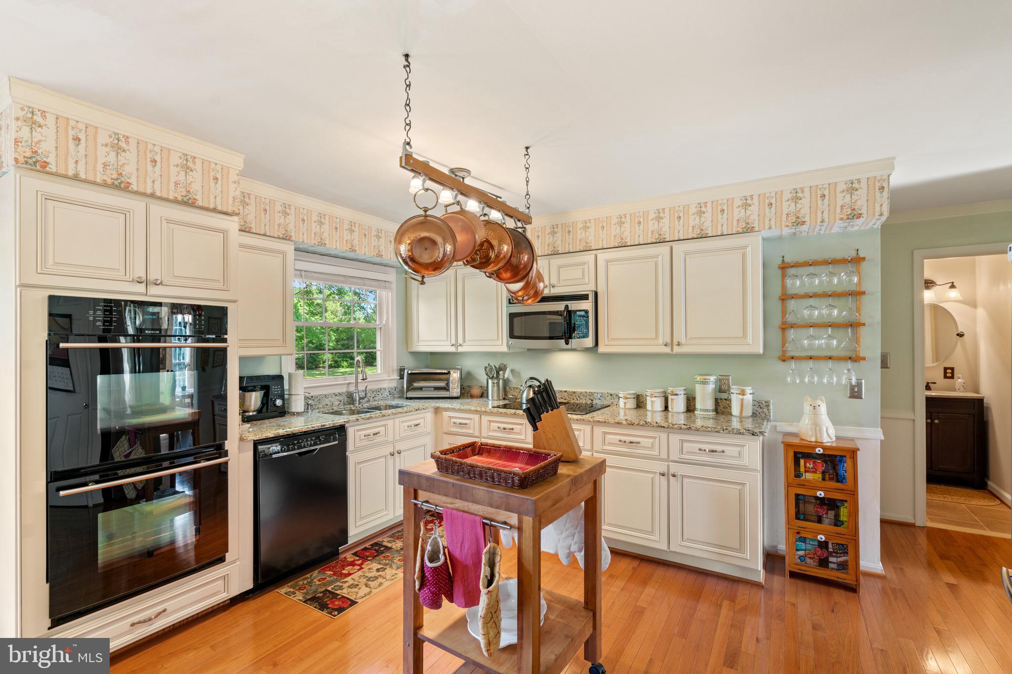 LAWNVALE ESTATES - Residential