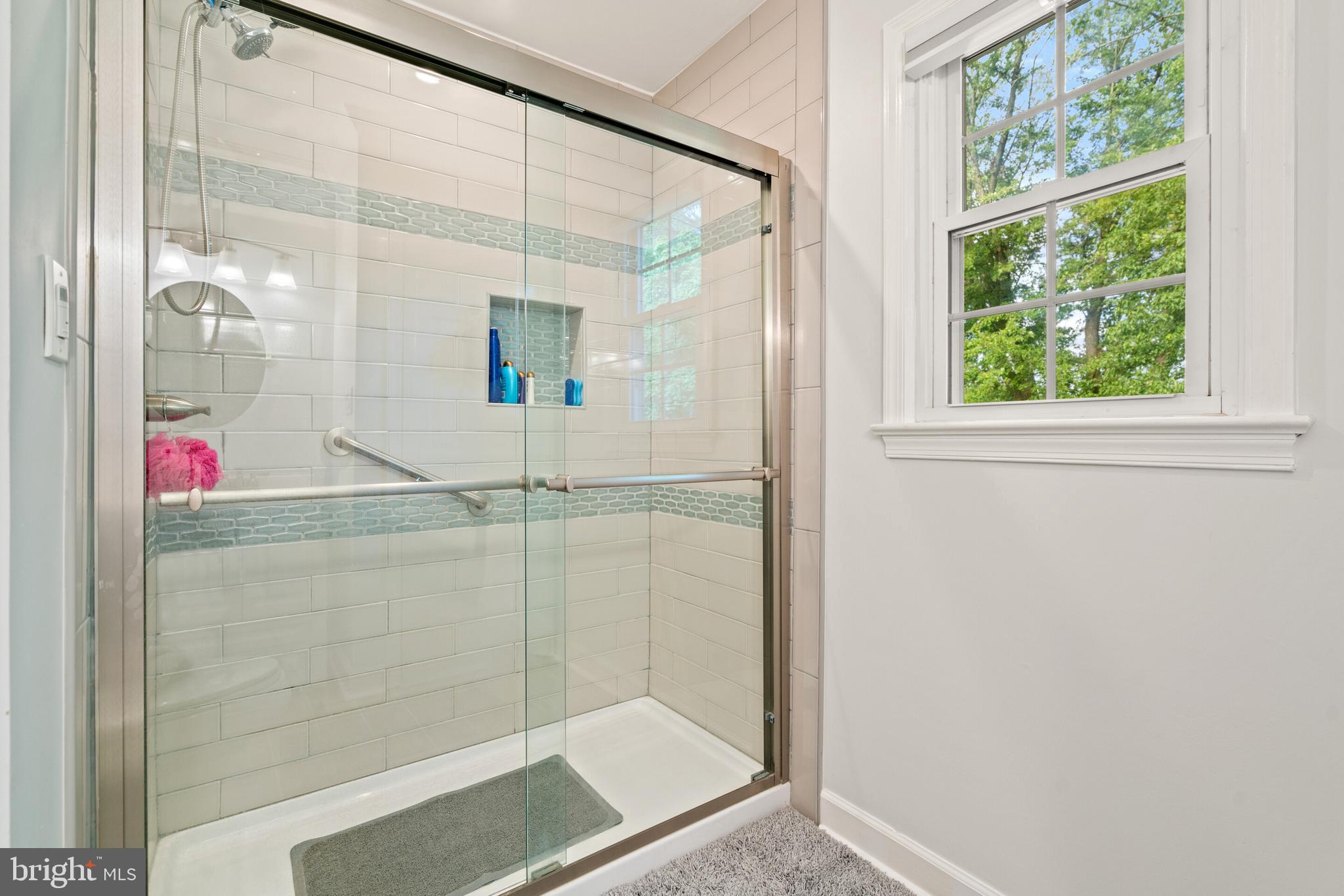 LAWNVALE ESTATES - Residential