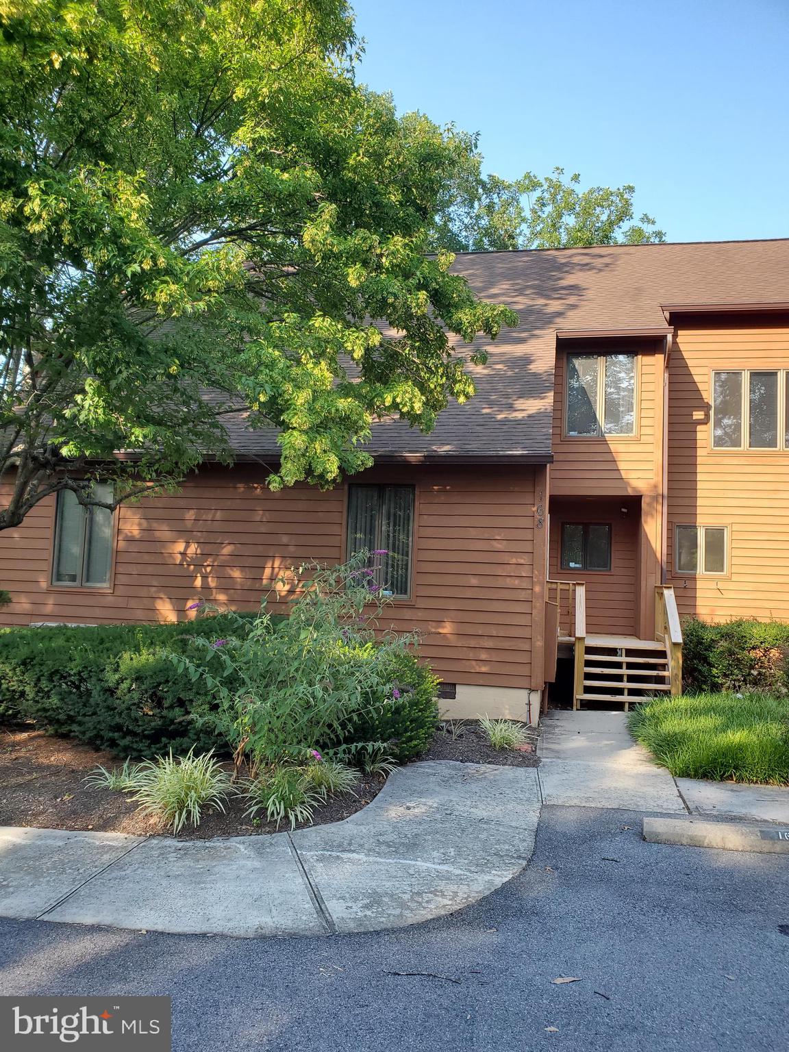 THE WOODS - Residential Lease