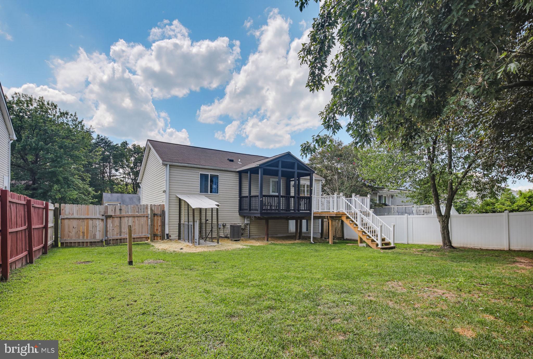 1424 BOULDER LANE