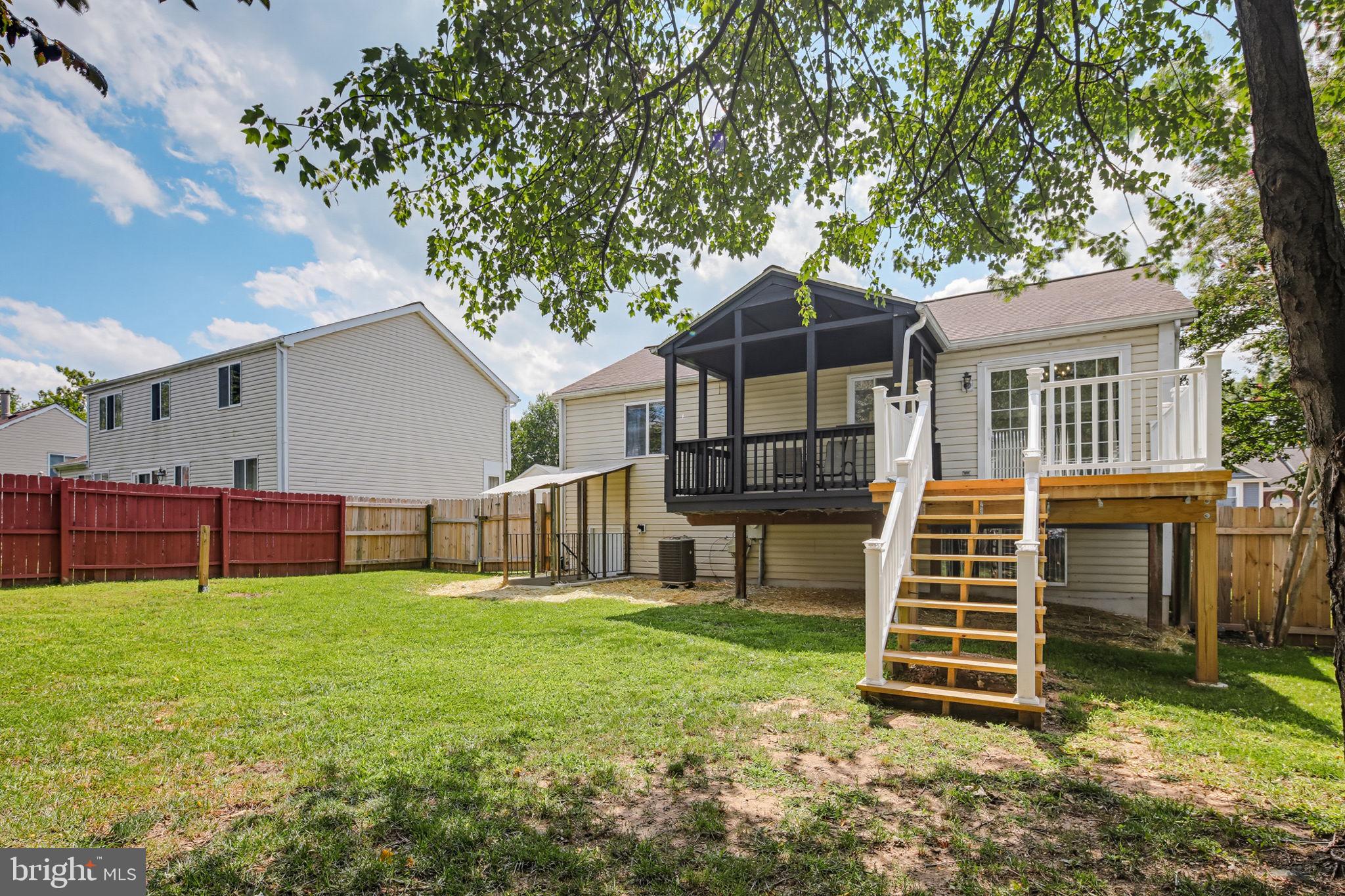 1424 BOULDER LANE