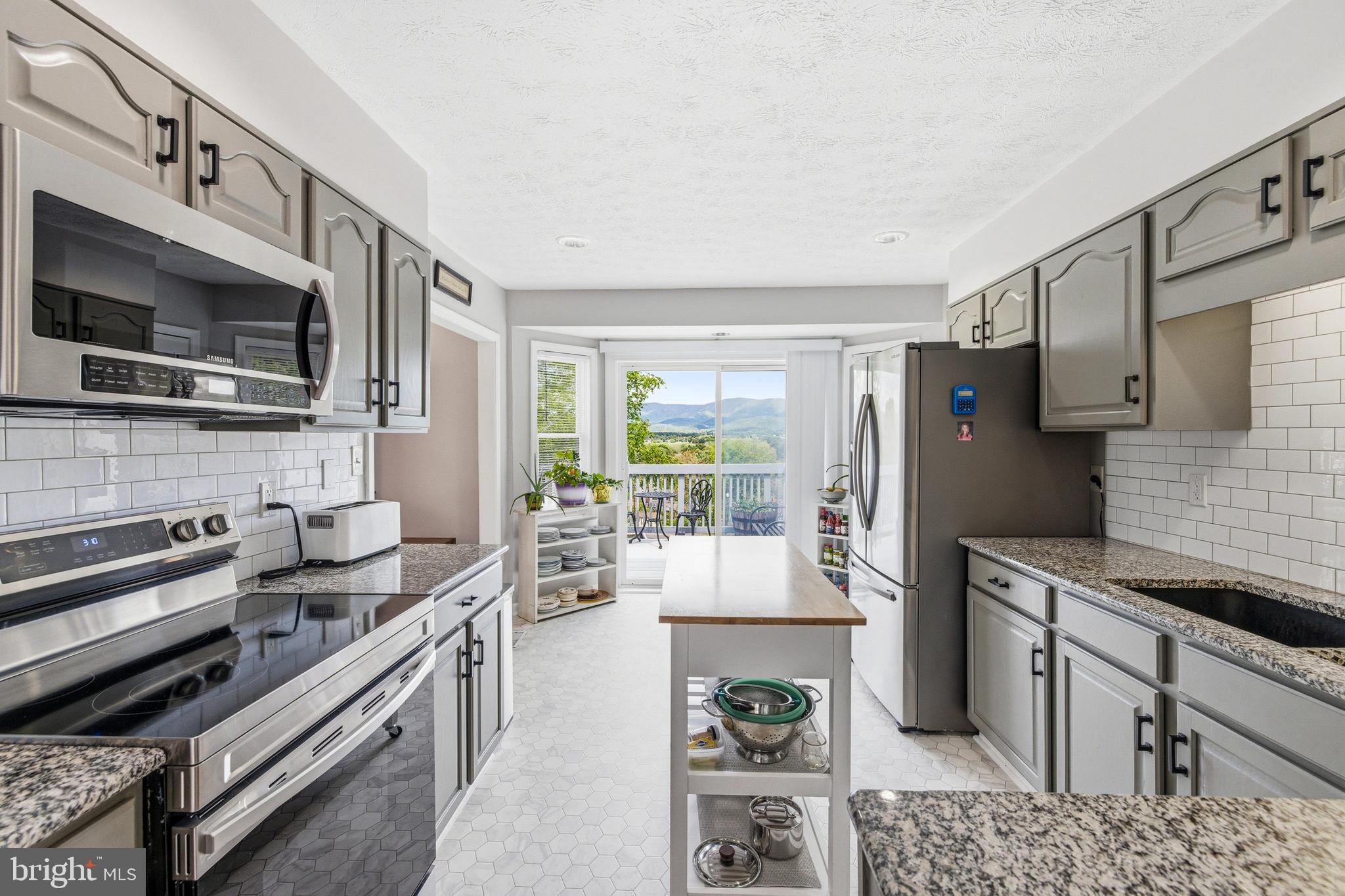 FOREST HILLS - Residential