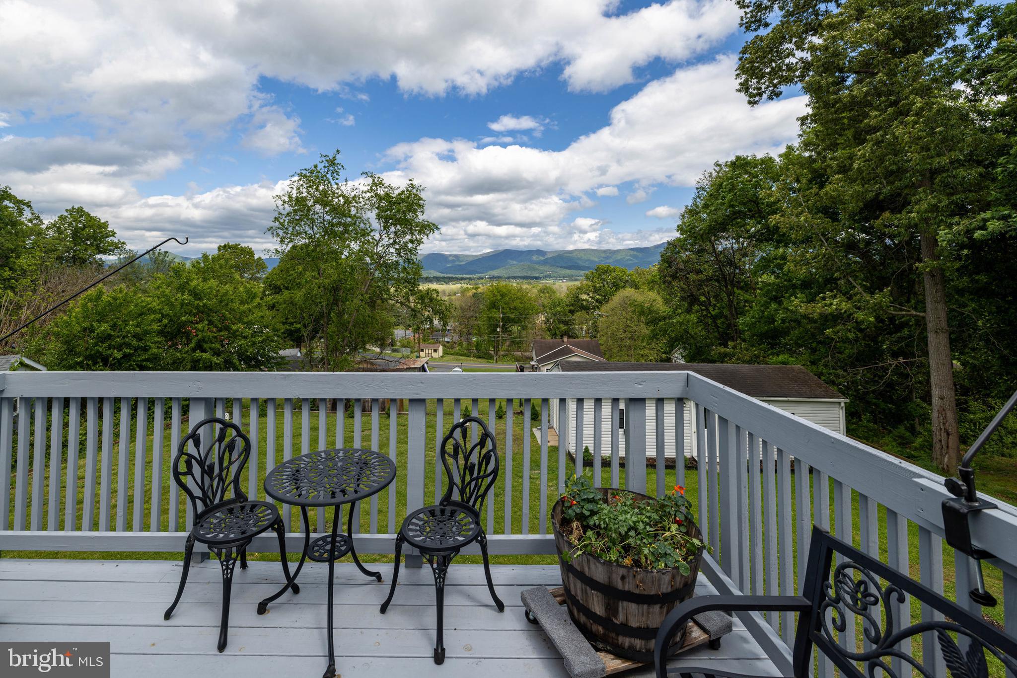 FOREST HILLS - Residential